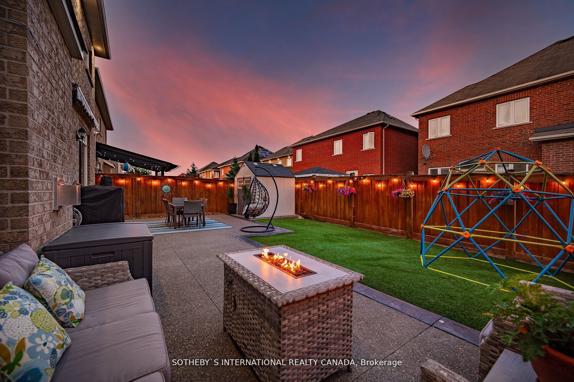 41 Amaryllis Dr