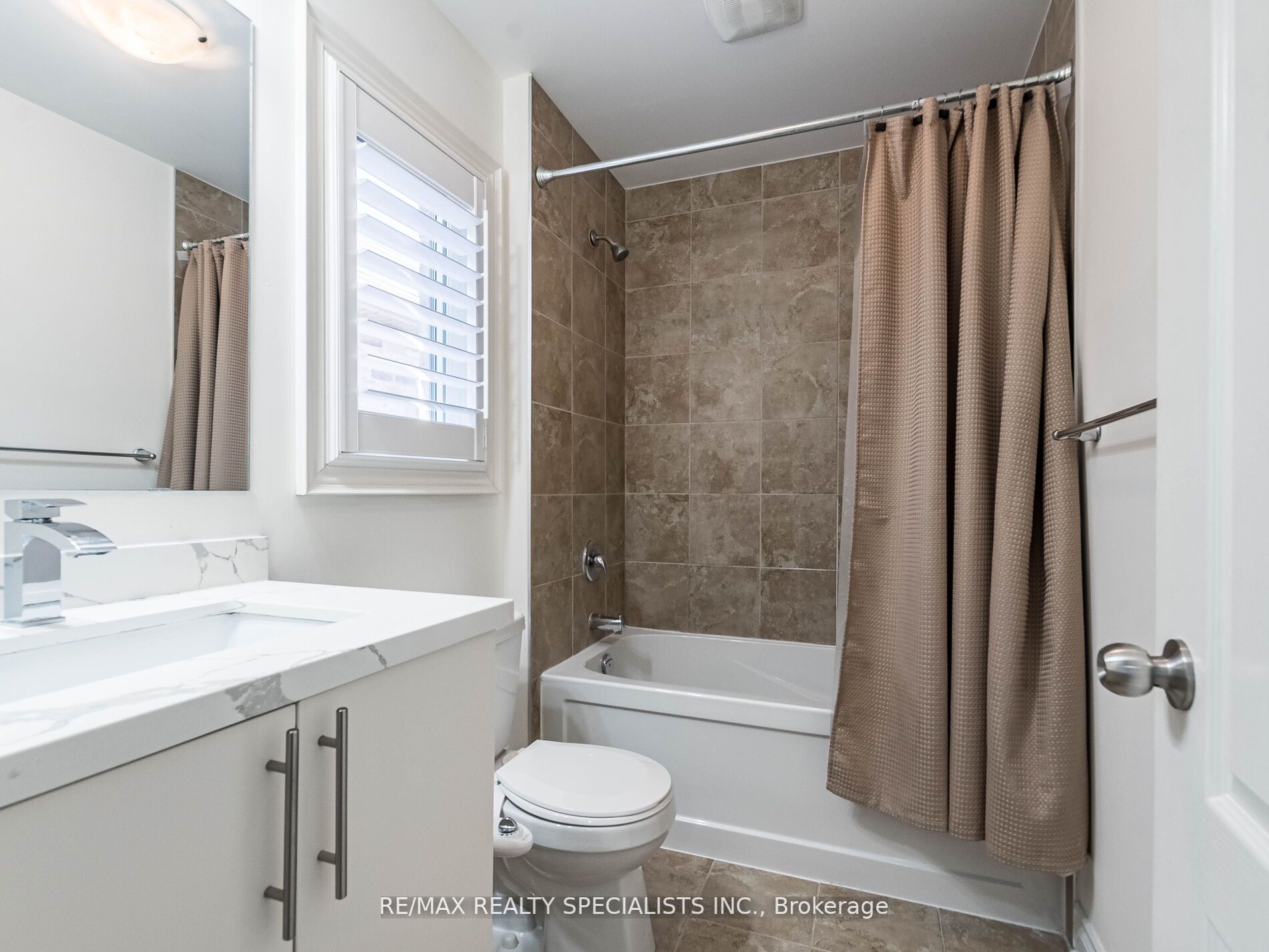 73 Dunley Cres