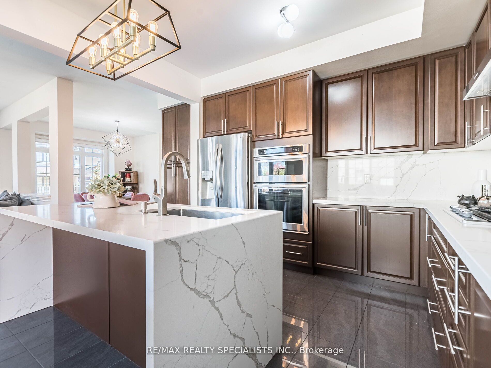 73 Dunley Cres