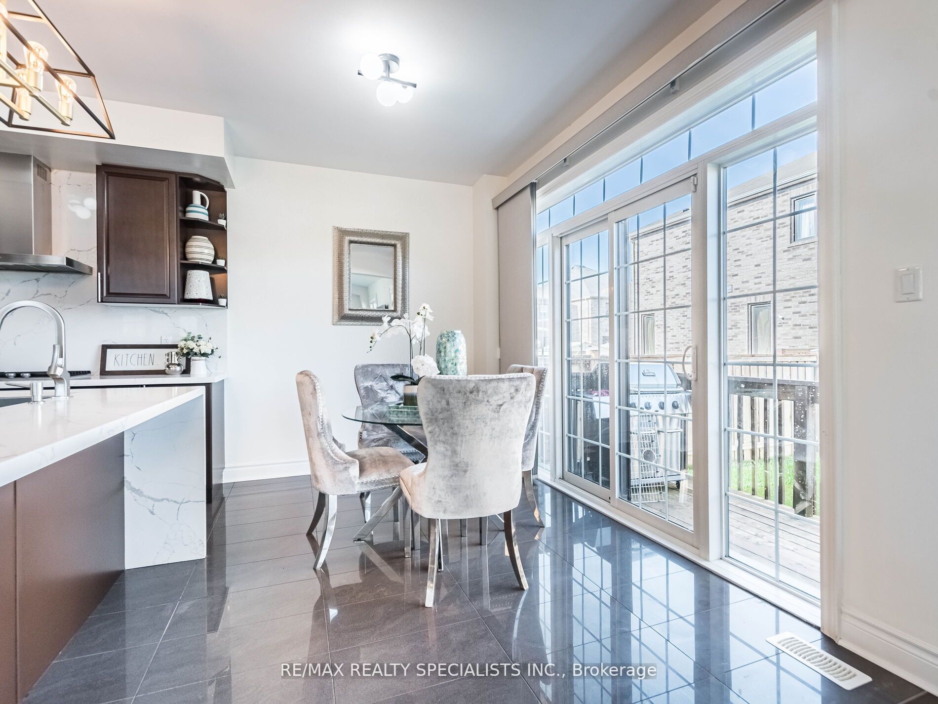 73 Dunley Cres