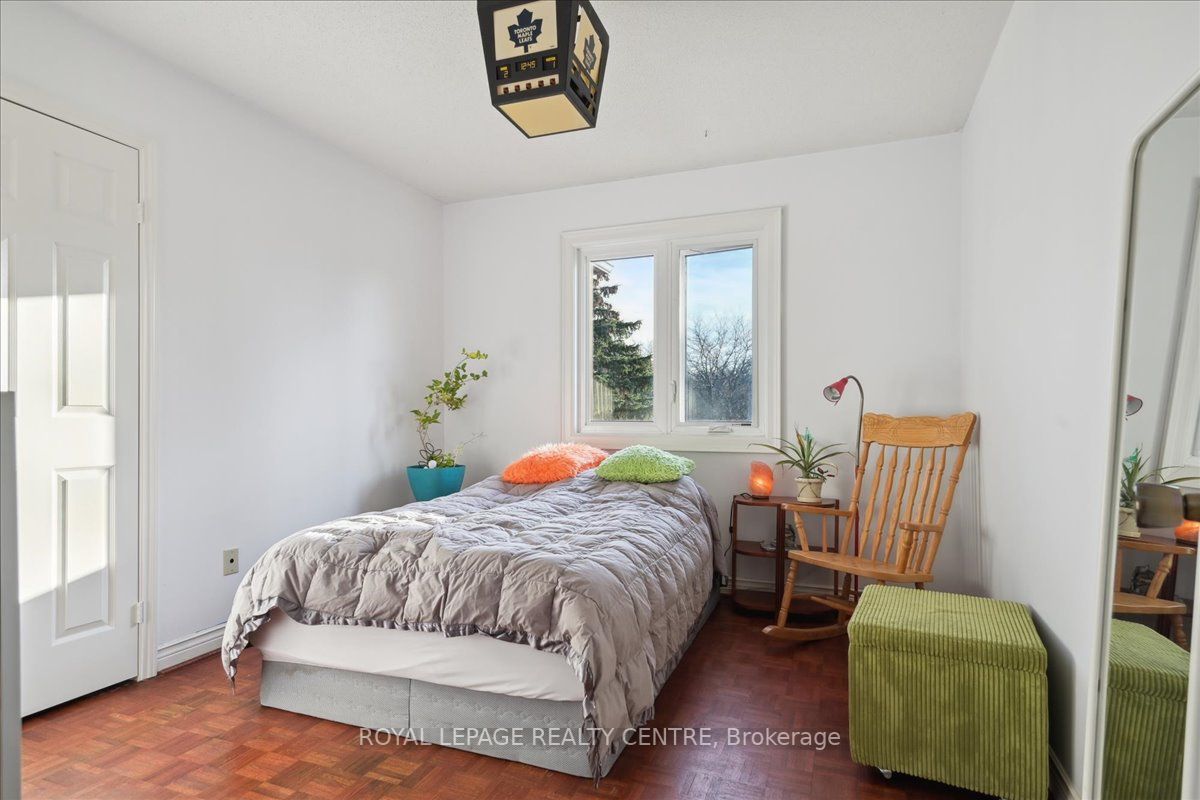 3527 Loyalist Dr