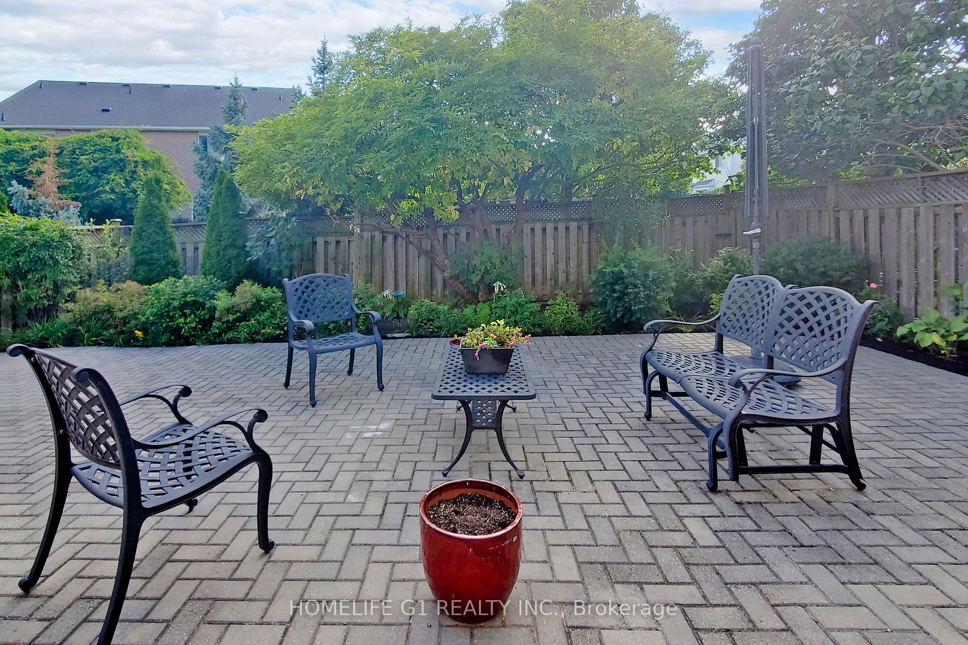 896 Mcneil Dr