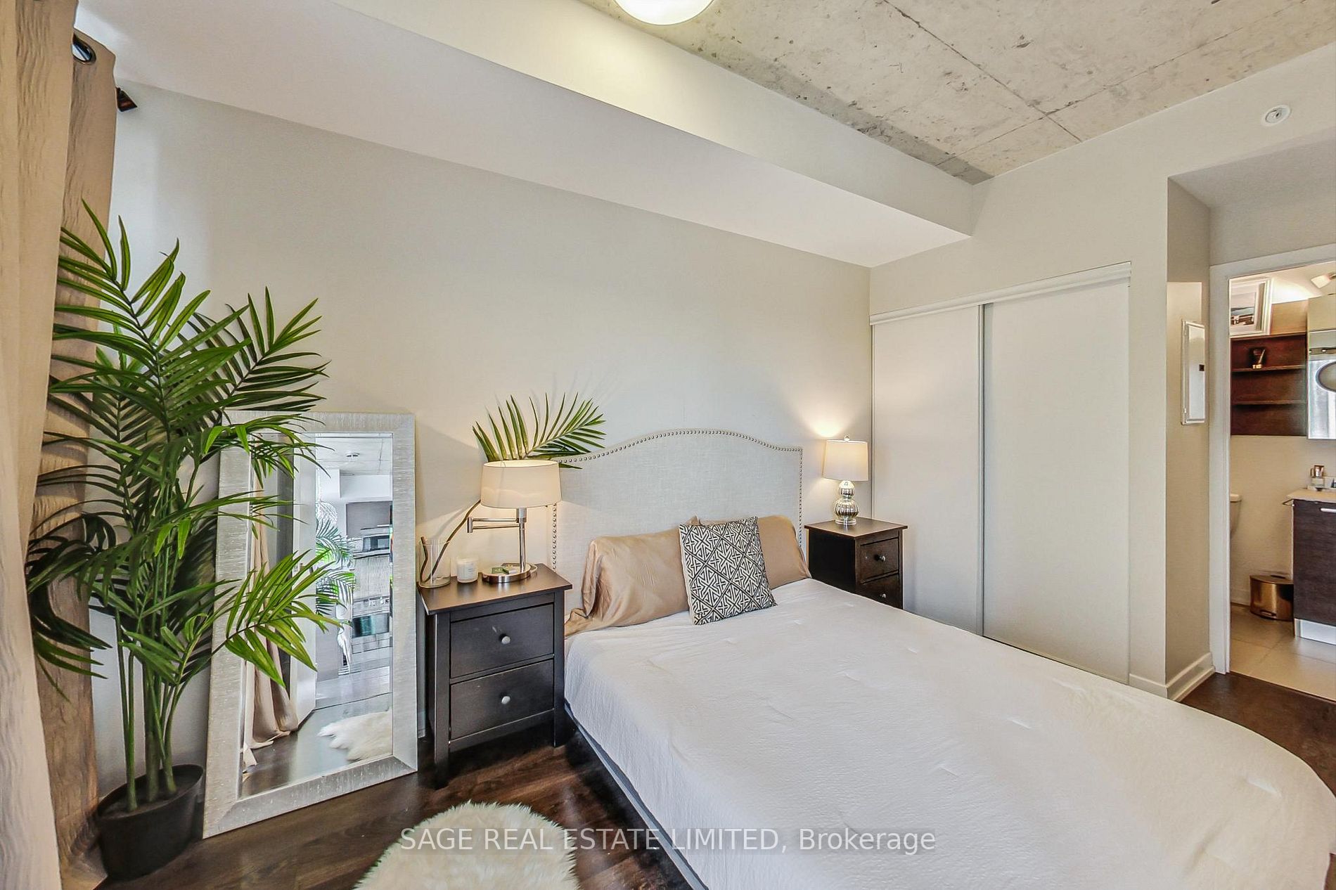 1205 Queen St W, #604