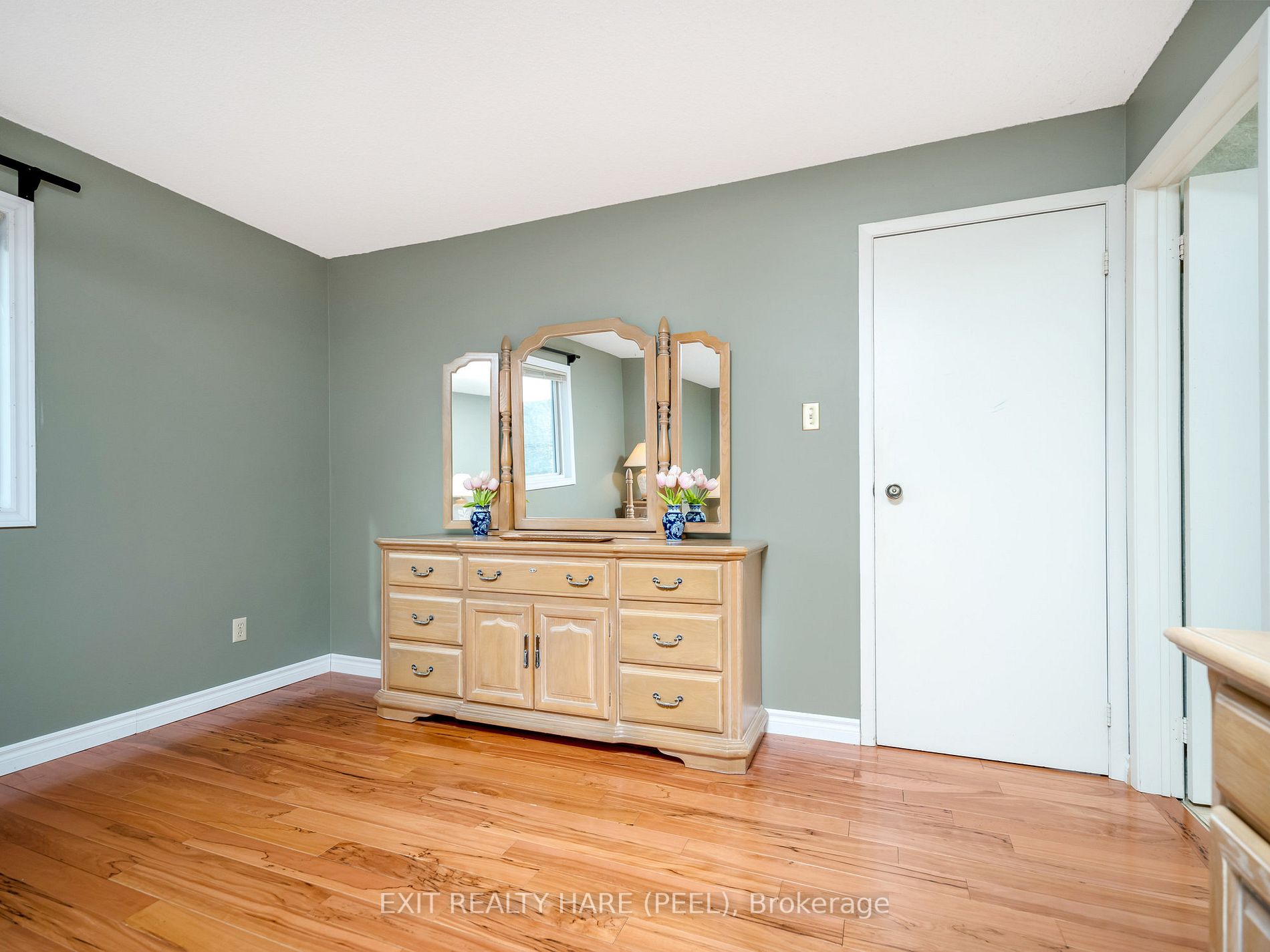 37 Ladin Dr