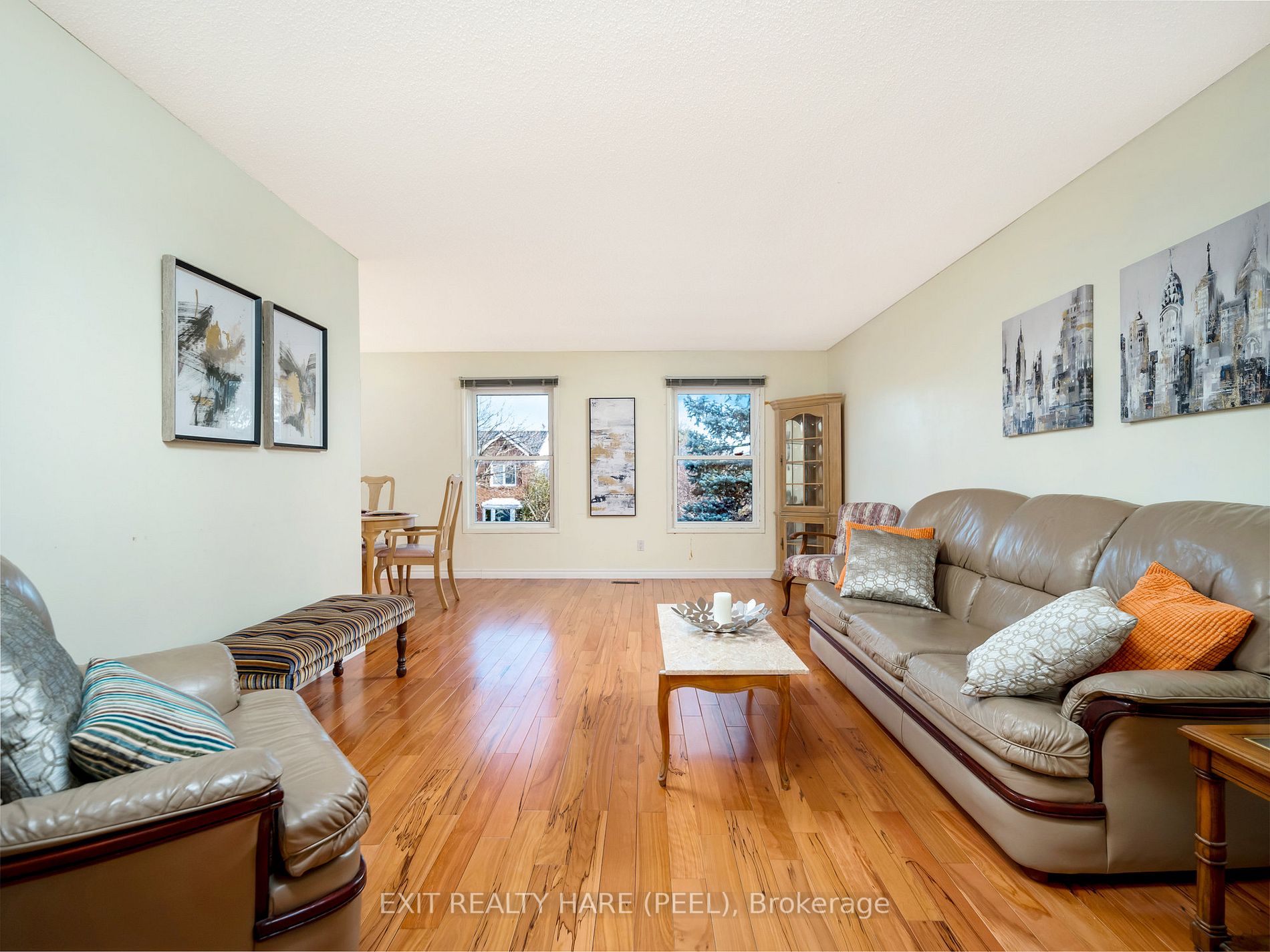 37 Ladin Dr