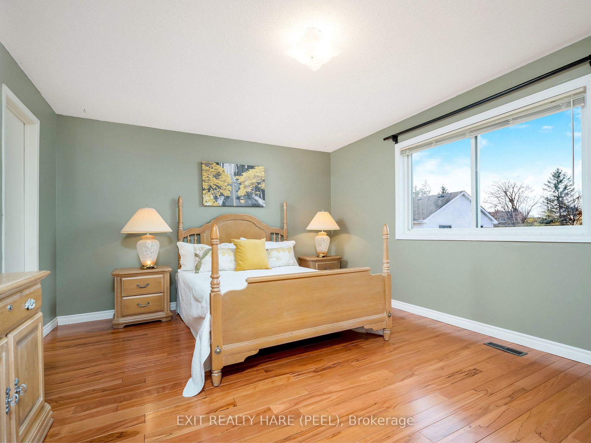 37 Ladin Dr