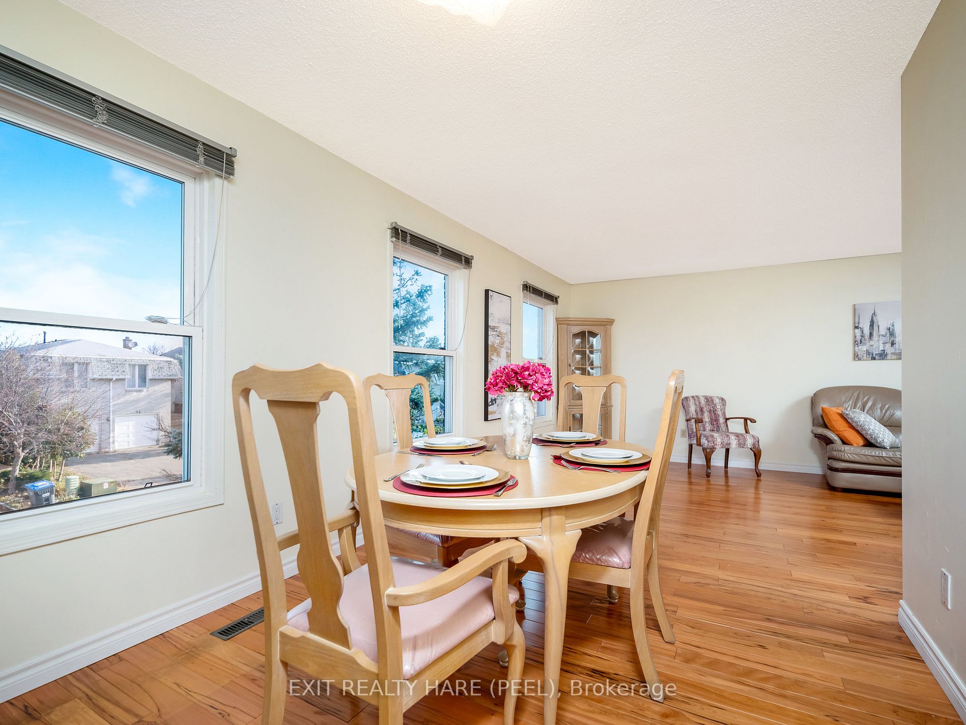 37 Ladin Dr