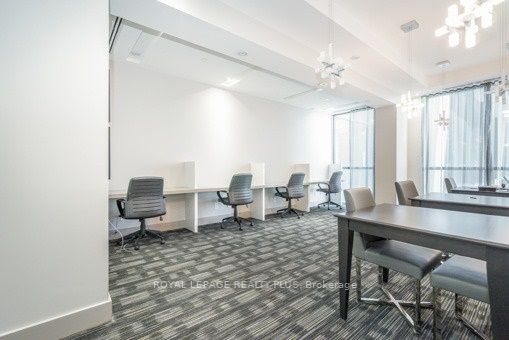 55 Eglinton Ave W, #502