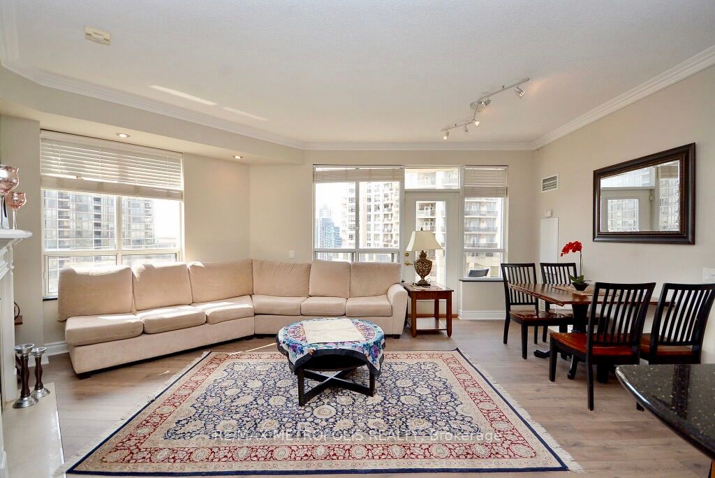25 Kingsbridge Garden Circ, #2612