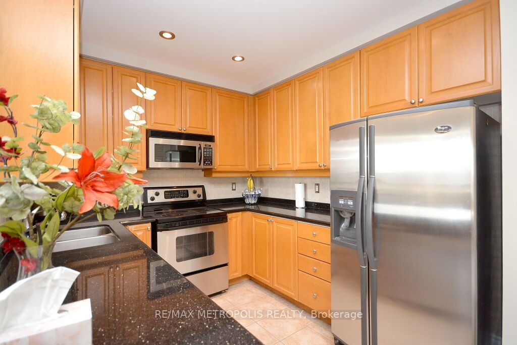 25 Kingsbridge Garden Circ, #2612
