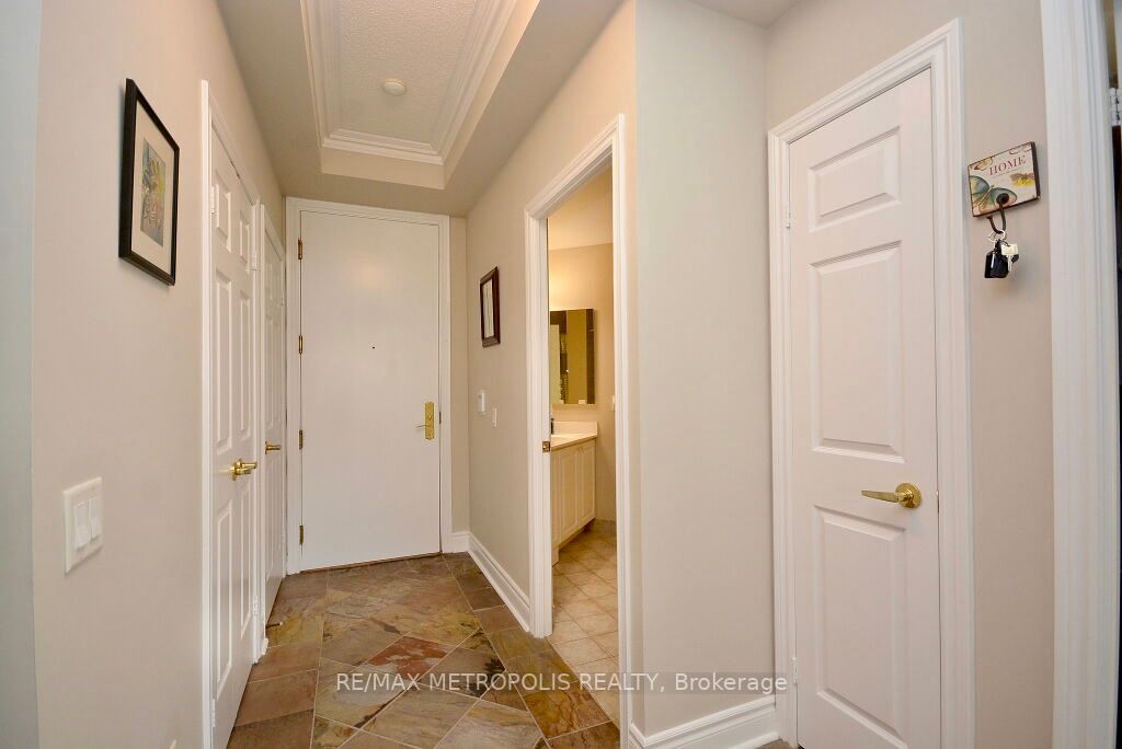25 Kingsbridge Garden Circ, #2612