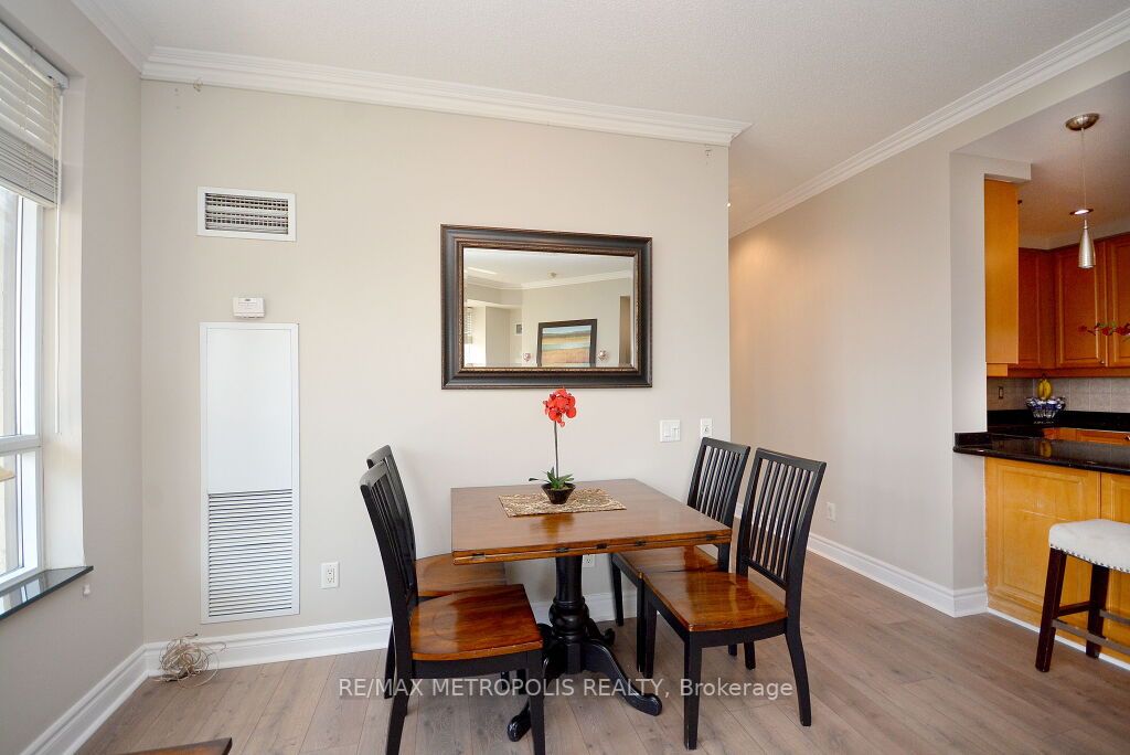 25 Kingsbridge Garden Circ, #2612
