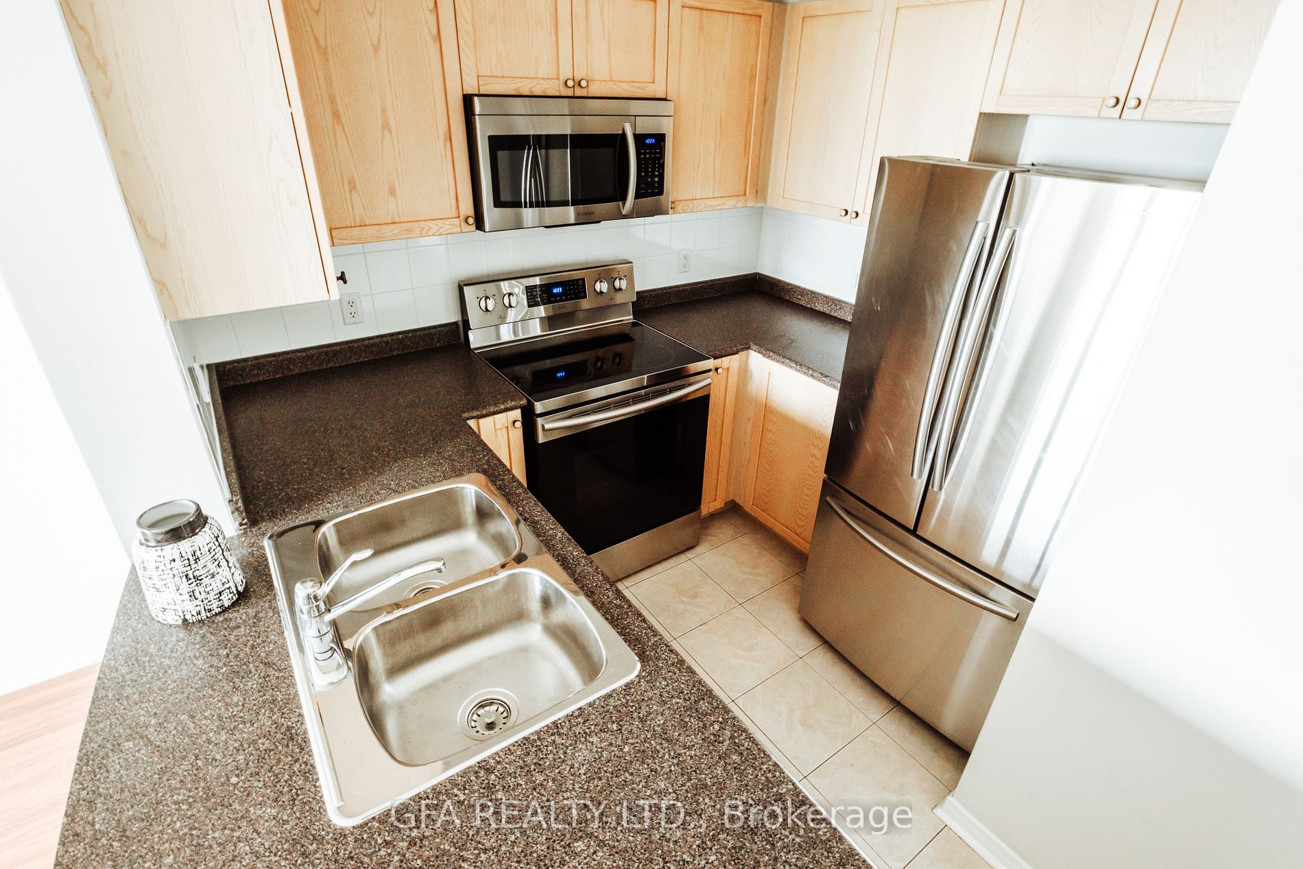 4879 Kimbermount Ave, #807