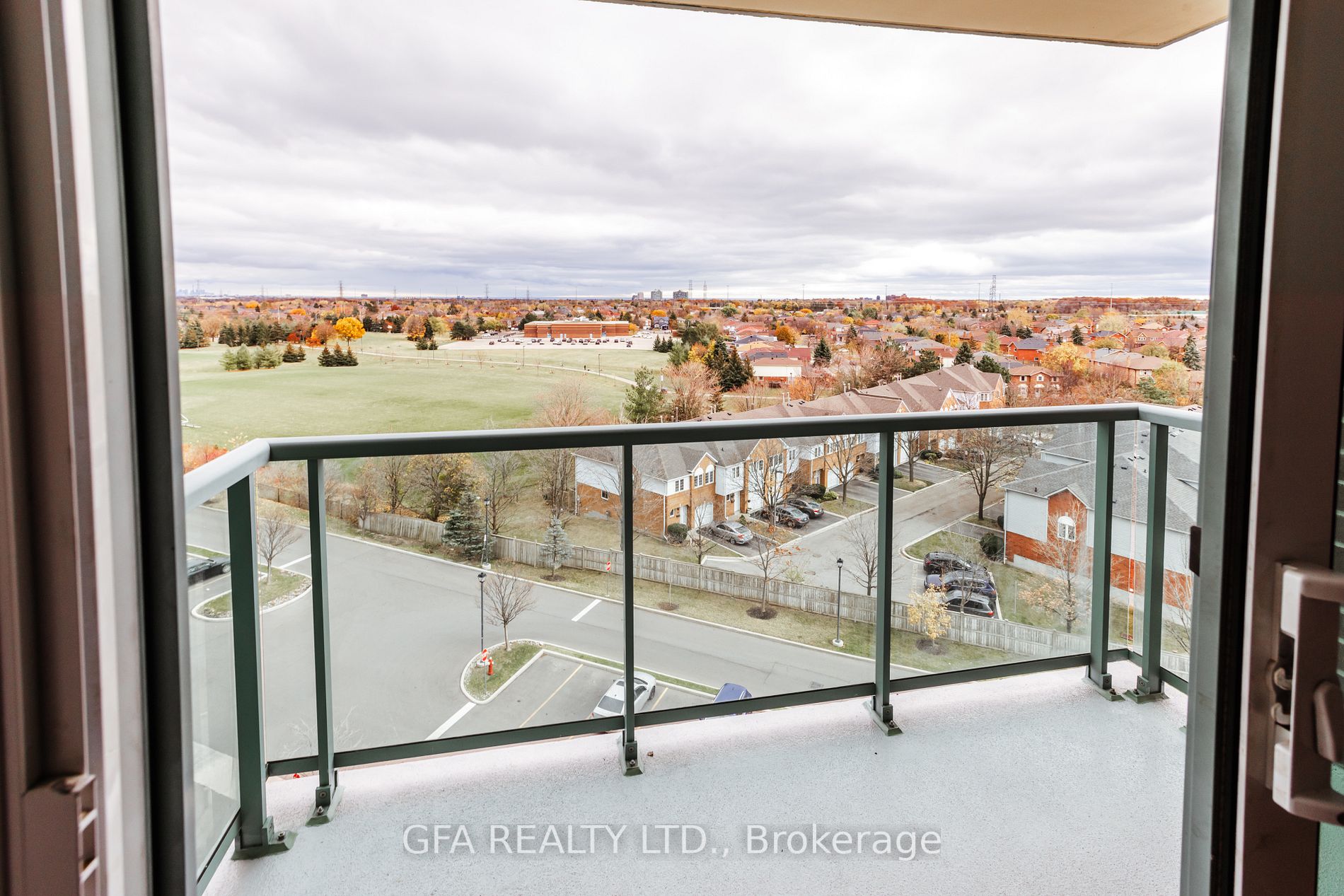 4879 Kimbermount Ave, #807