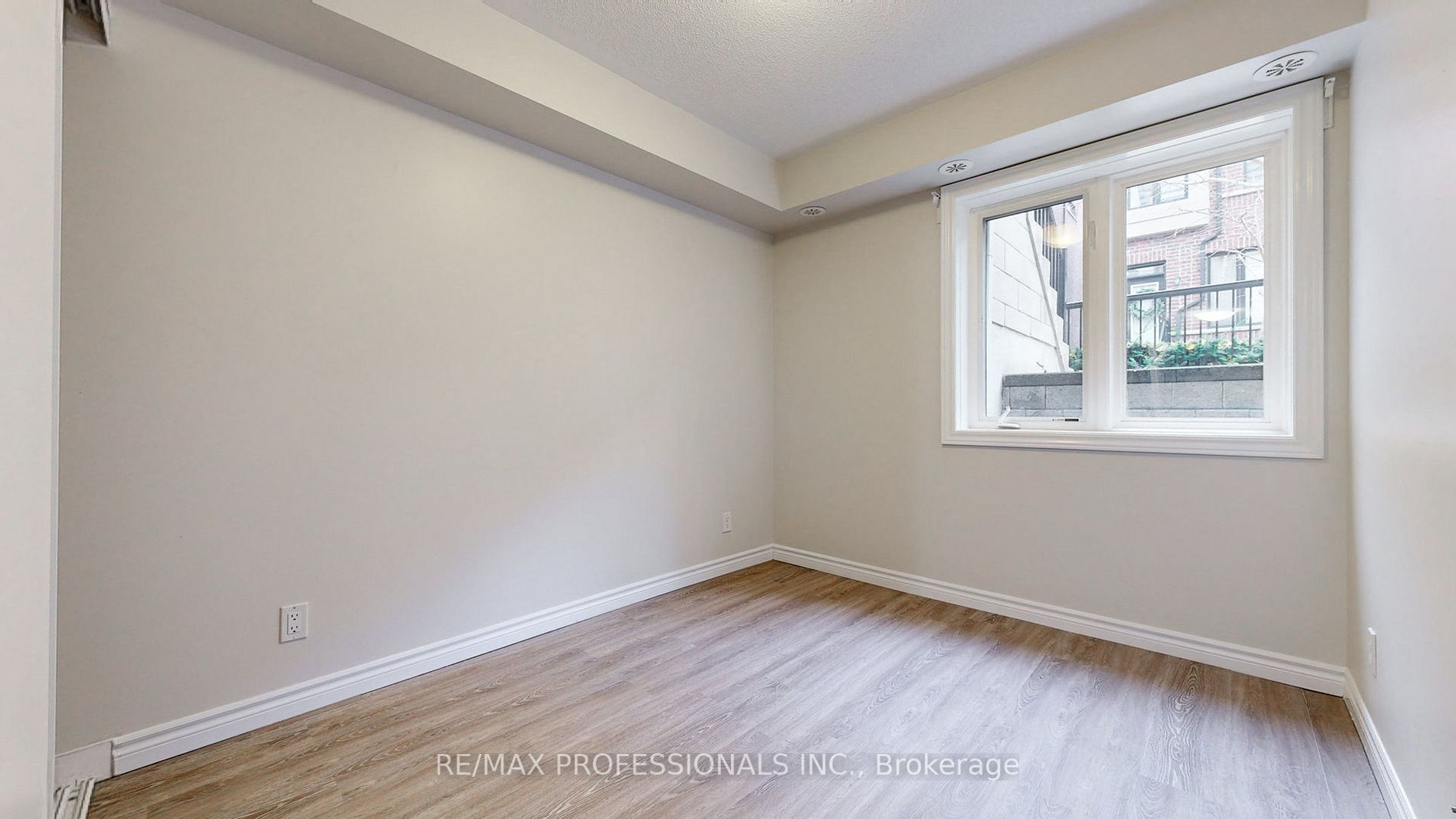 20 Carnation Ave, #48