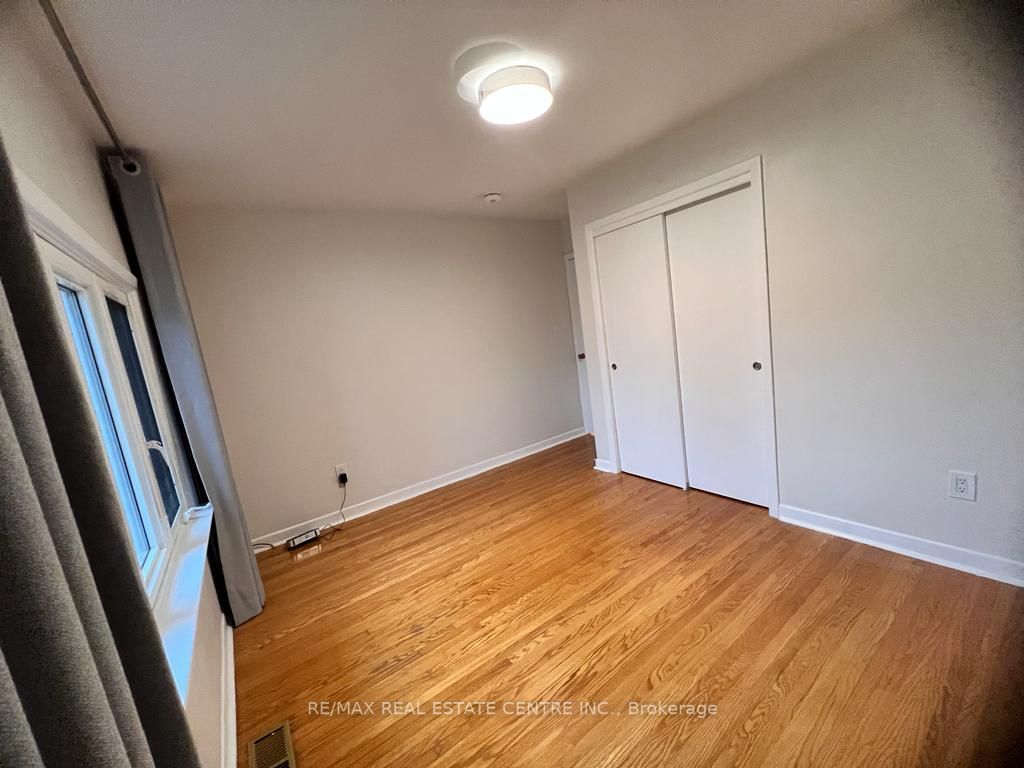 903 Tenth St, #Main
