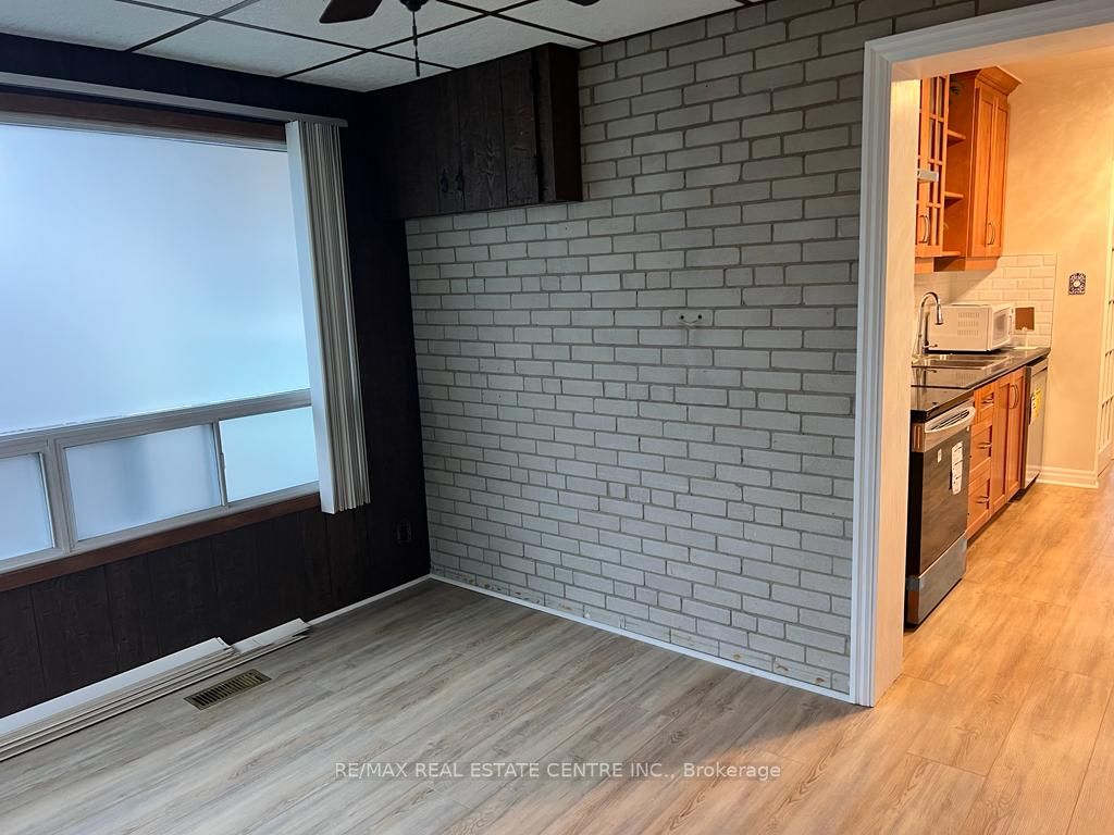 903 Tenth St, #Main