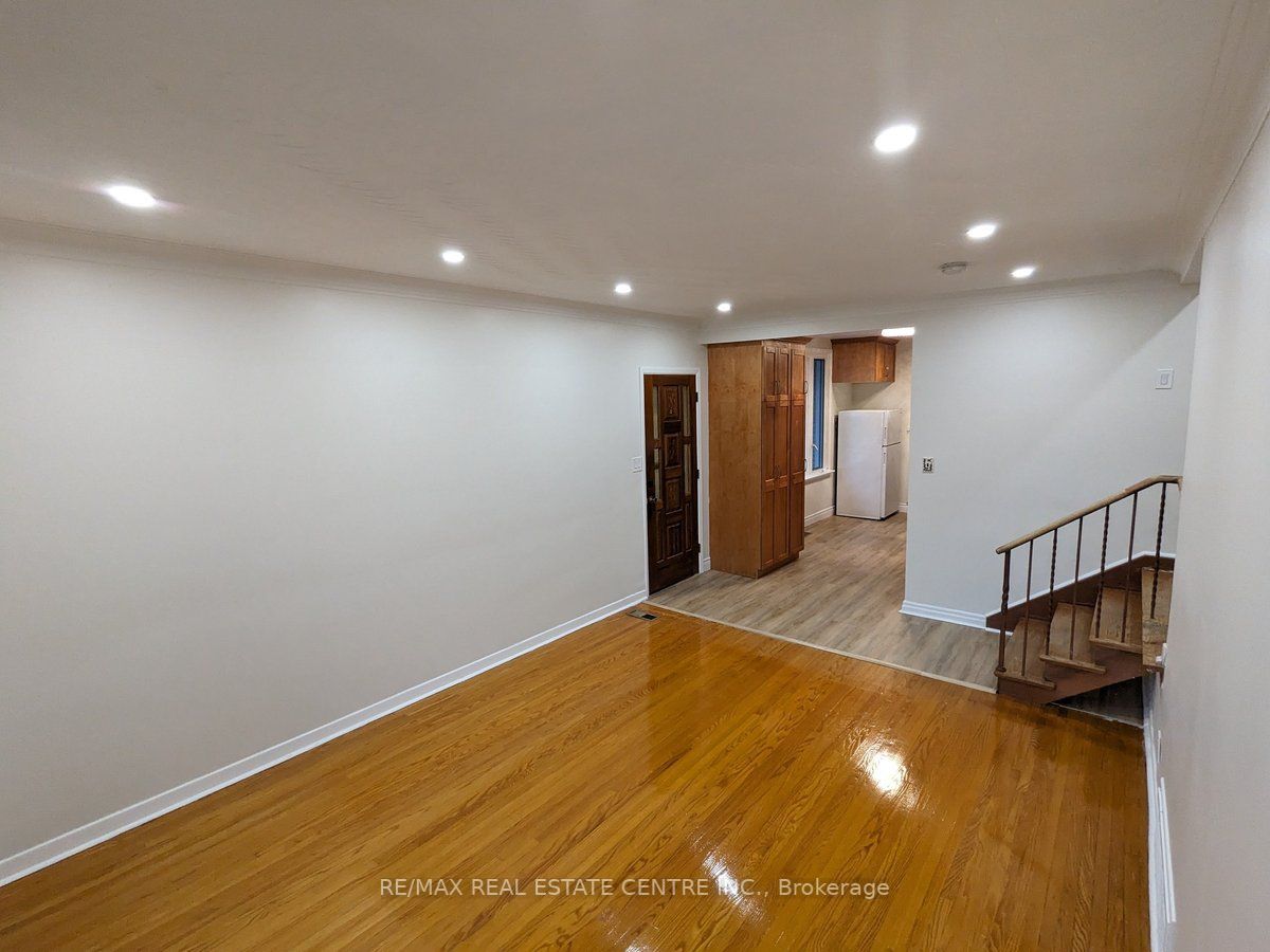 903 Tenth St, #Main