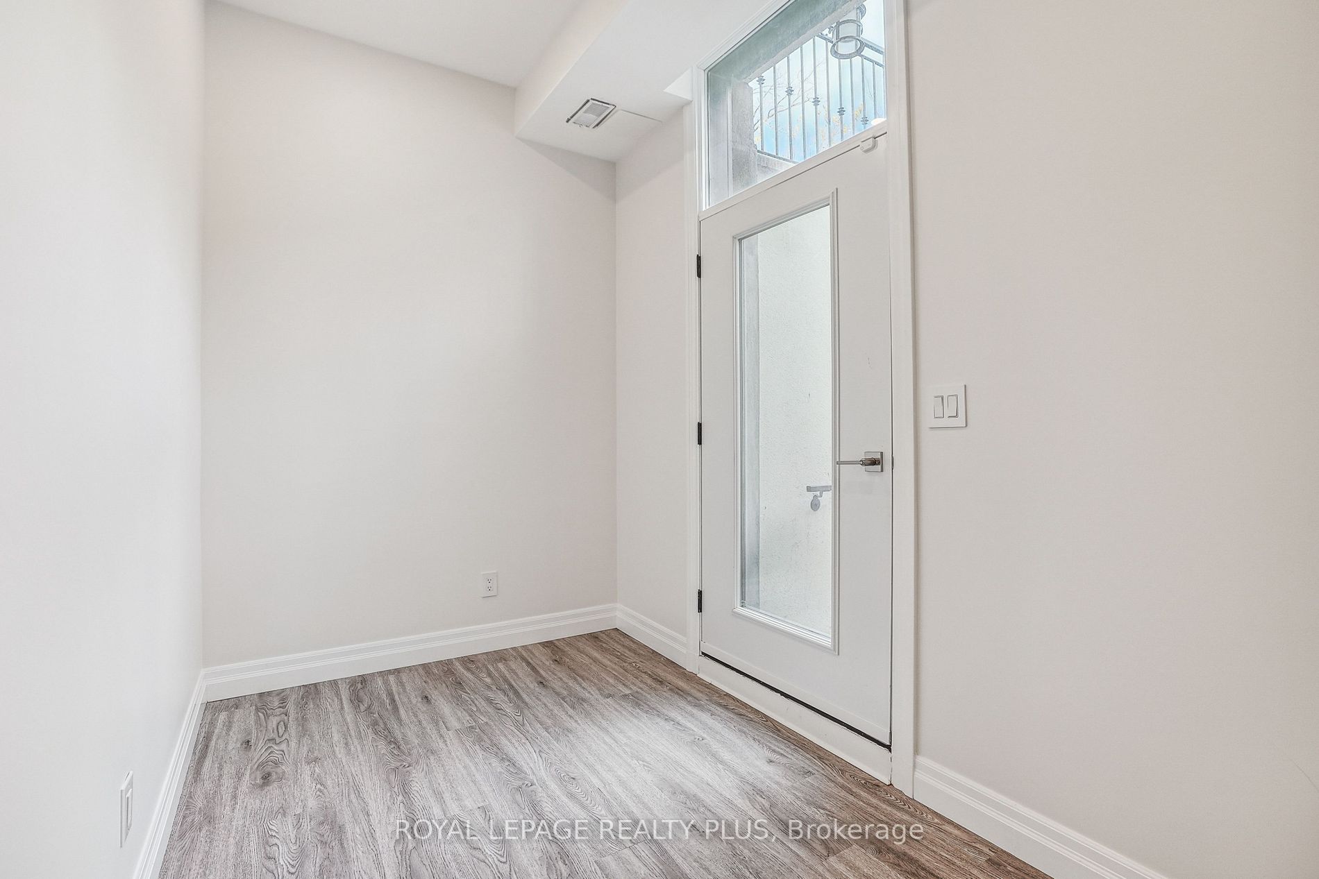 325 Ashbury Rd