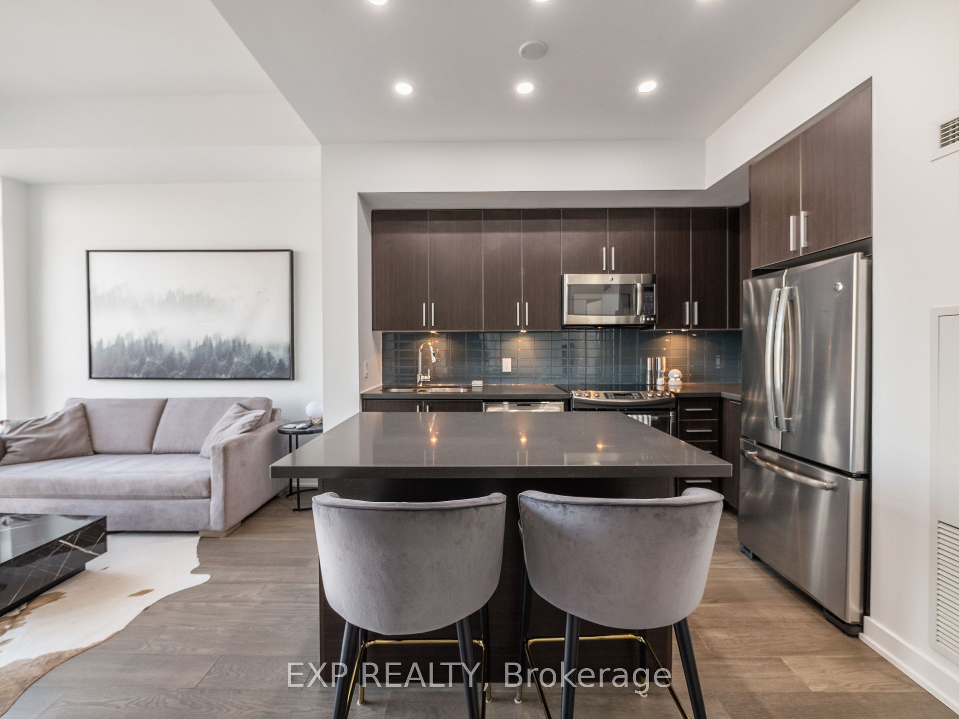 2220 Lakeshore Blvd W, #Lph 05