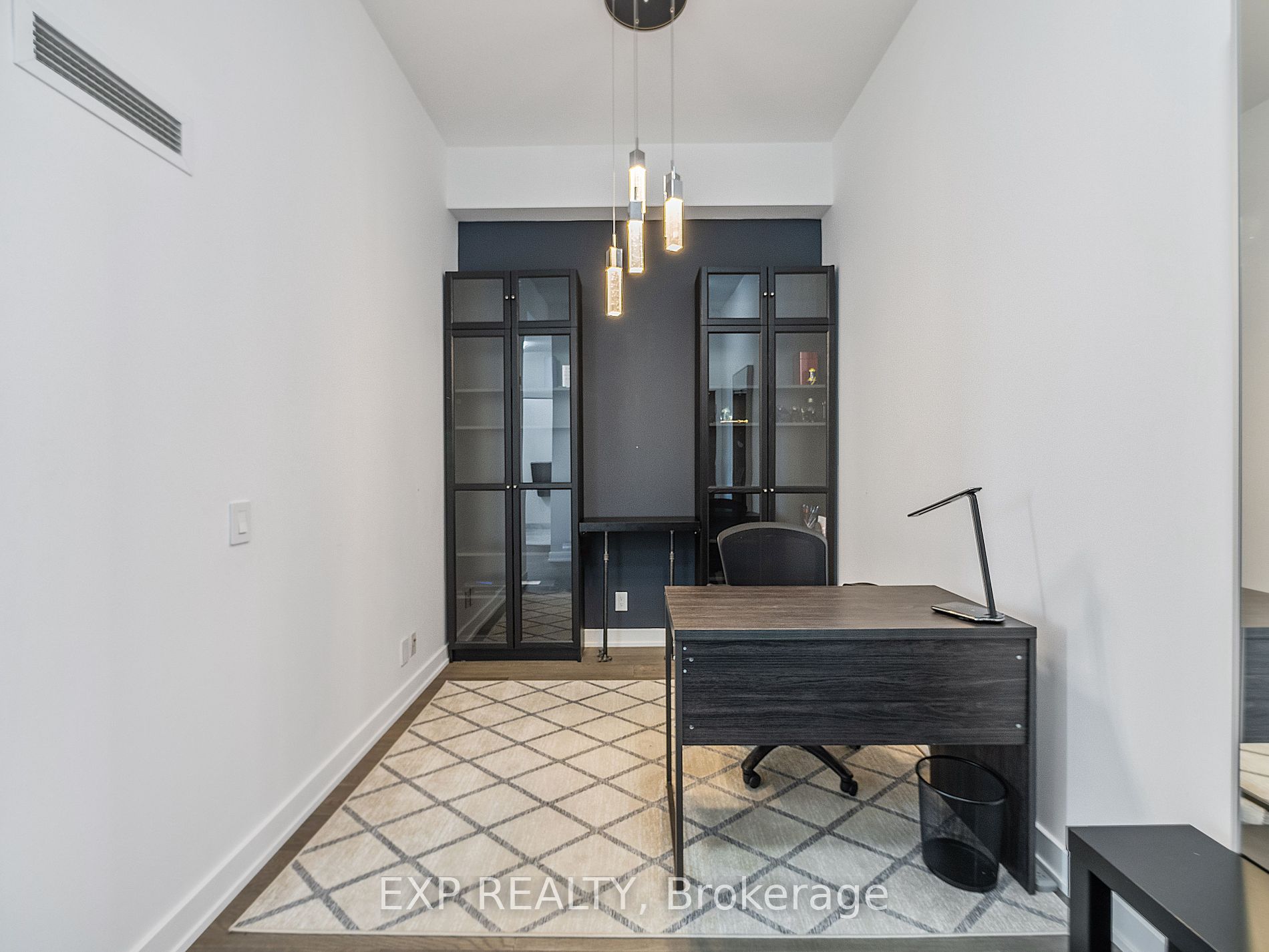 2220 Lakeshore Blvd W, #Lph 05