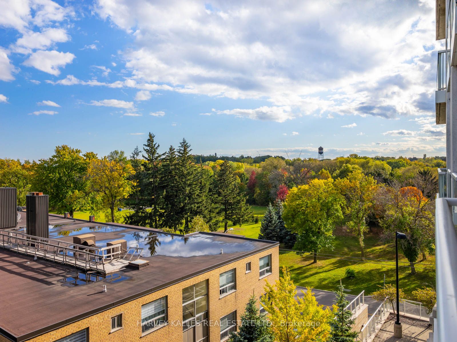 3865 Lake Shore Blvd W, #421