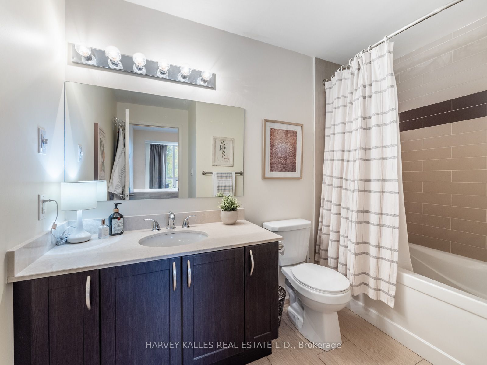 3865 Lake Shore Blvd W, #421