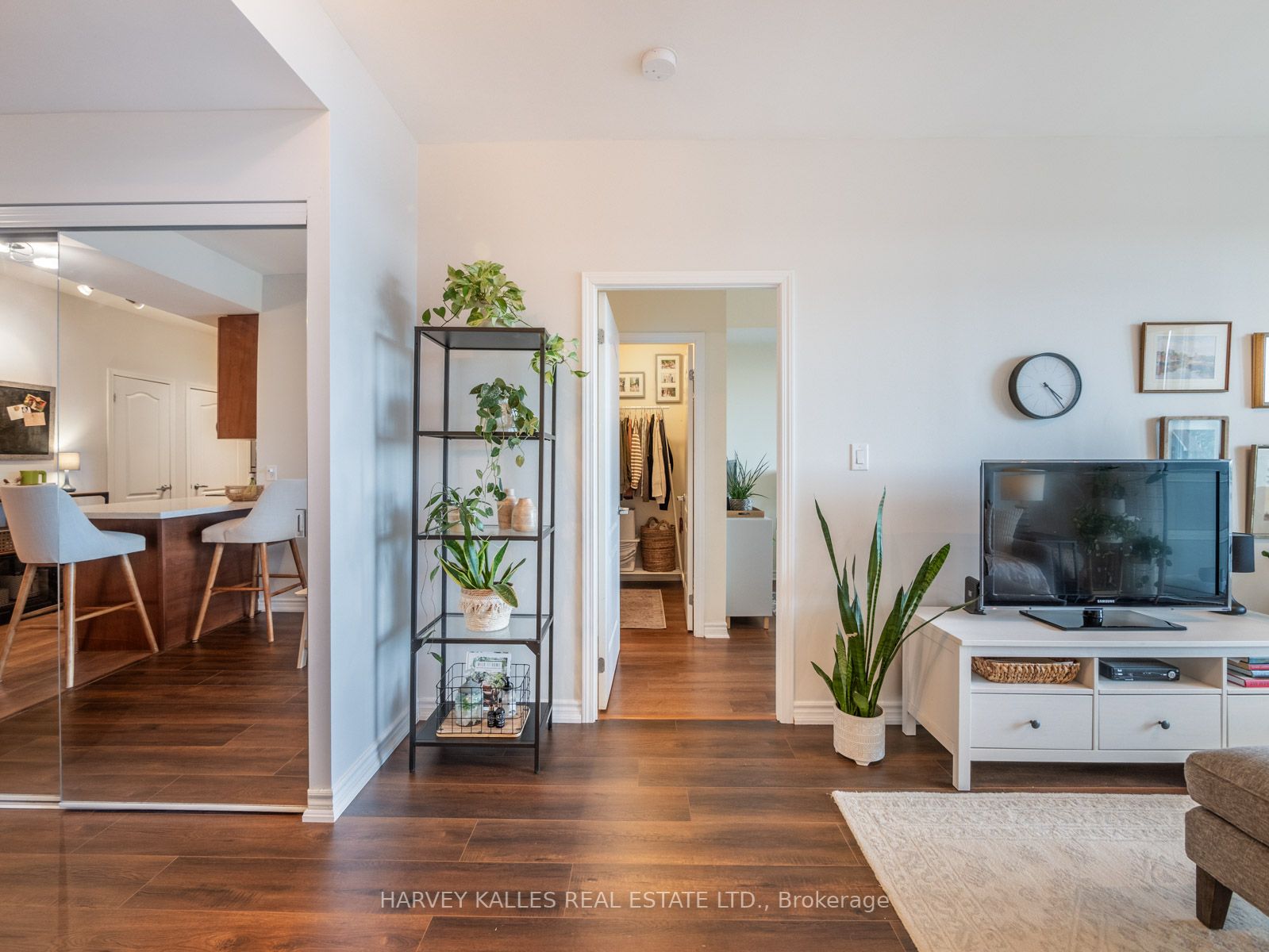 3865 Lake Shore Blvd W, #421
