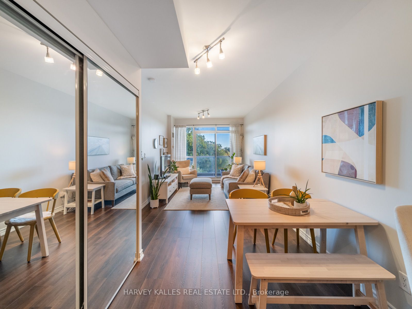 3865 Lake Shore Blvd W, #421