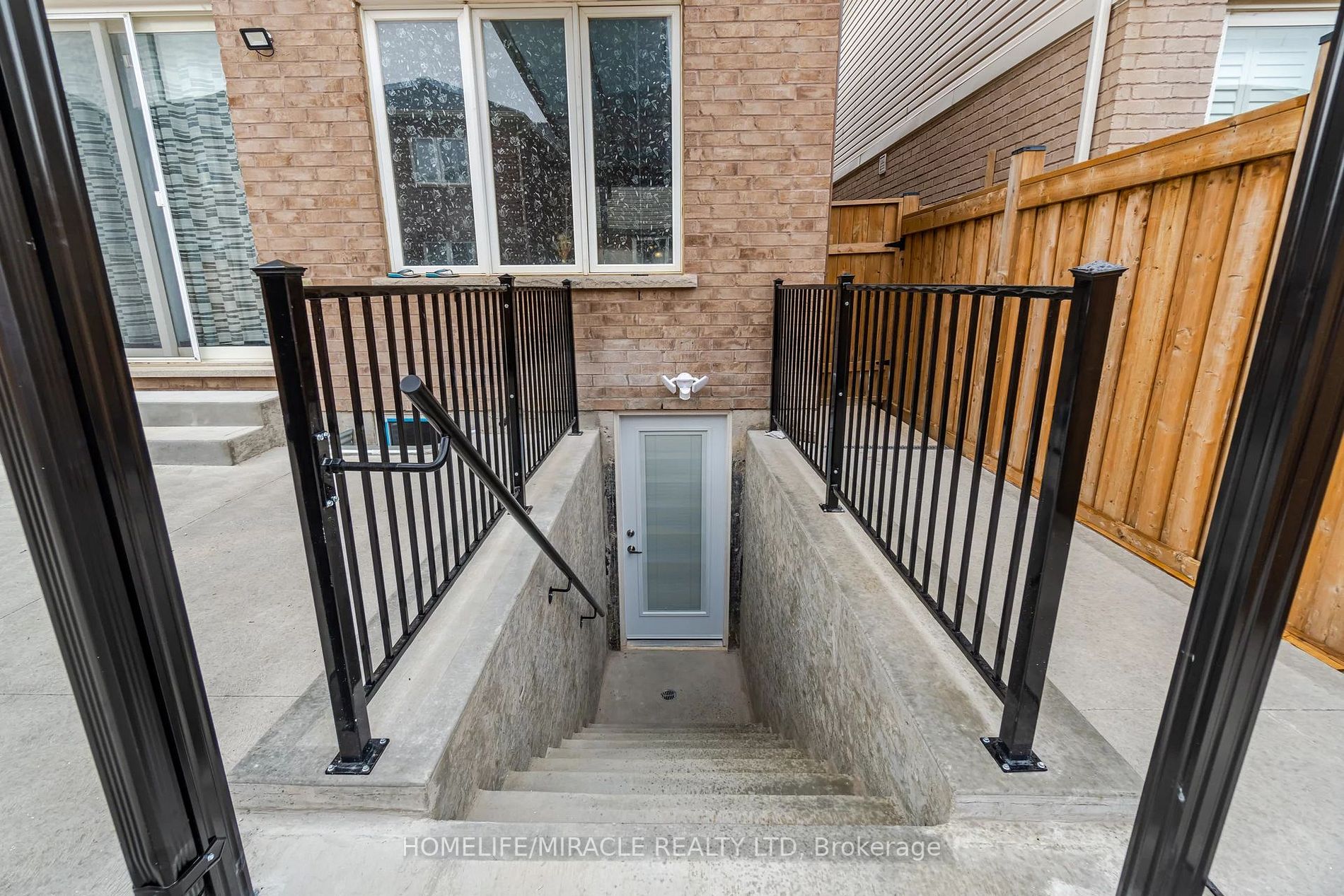 15 Averill Rd