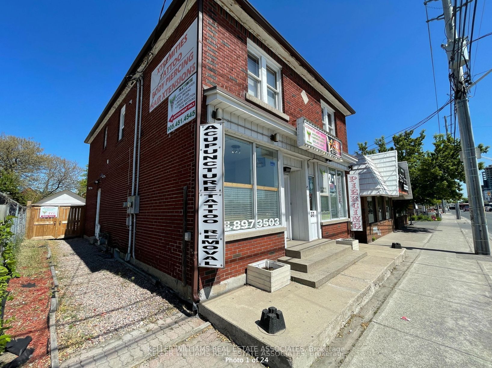 37 Dundas St W