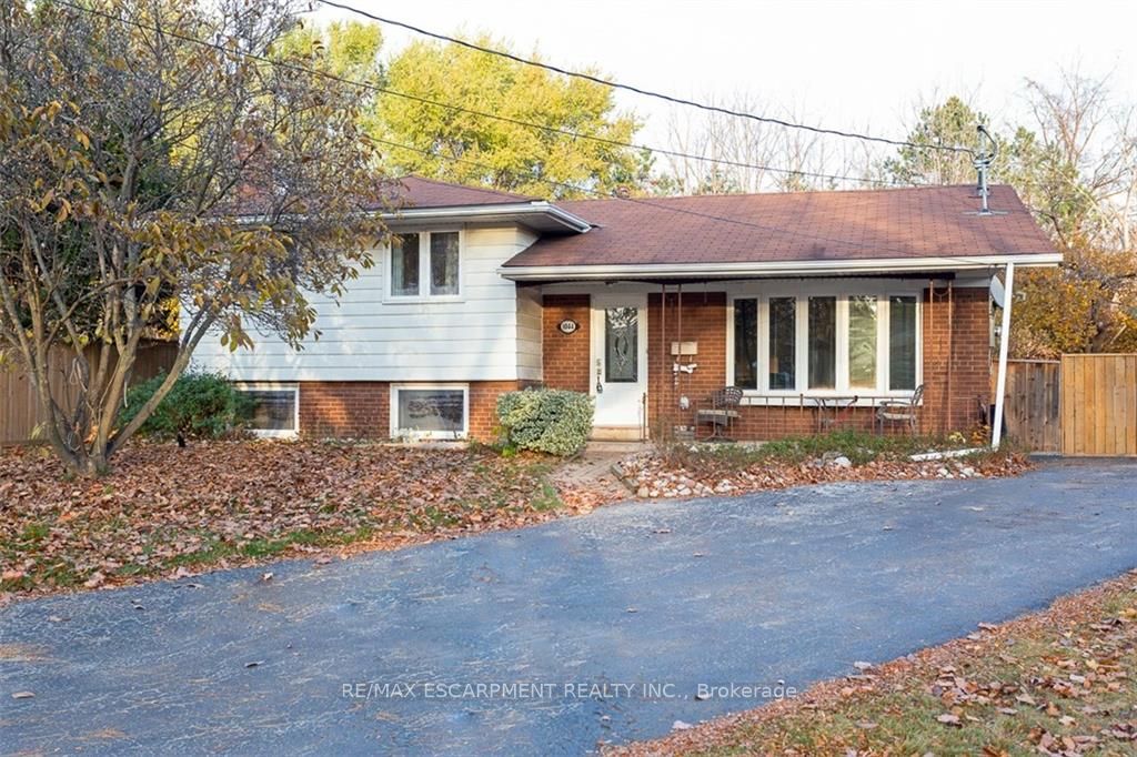 1044 Marley Cres
