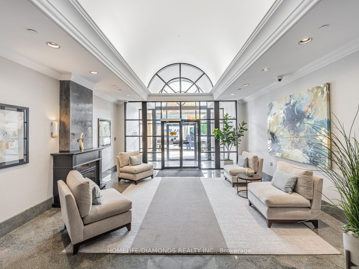 221 Robinson St, #403