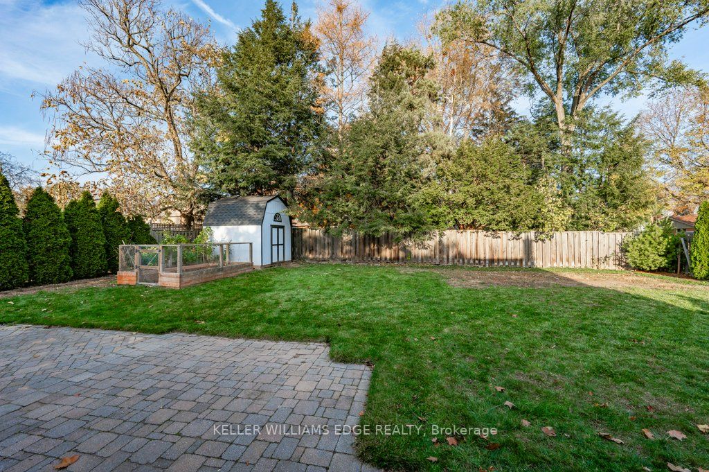 446 Springbank Cres