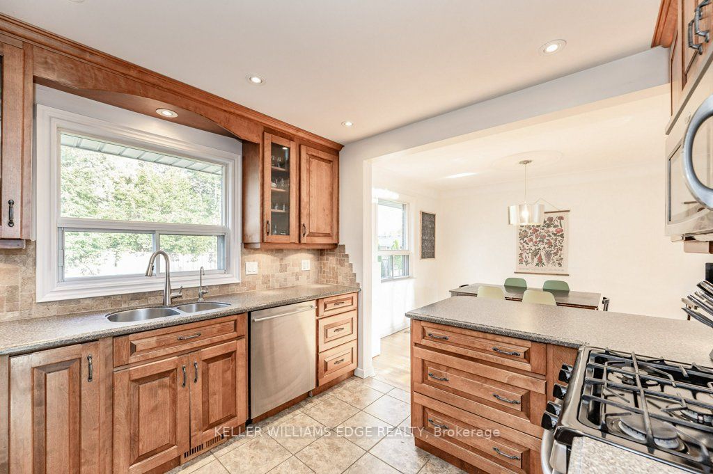 446 Springbank Cres