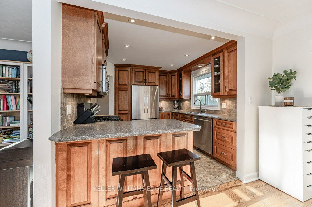 446 Springbank Cres