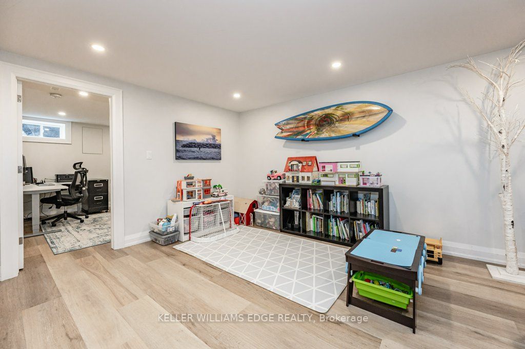 446 Springbank Cres