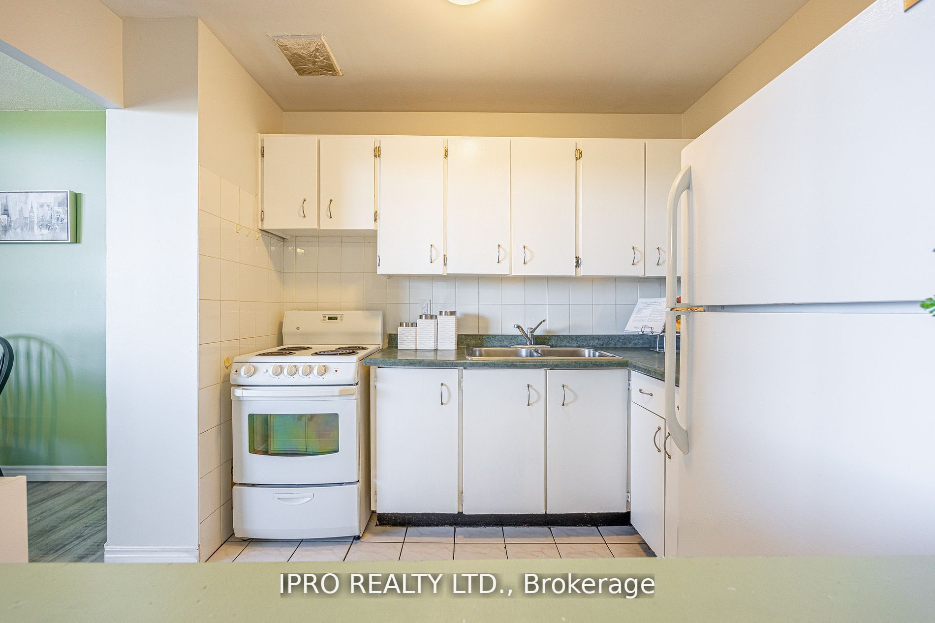 3145 Queen Frederica Dr, #1003