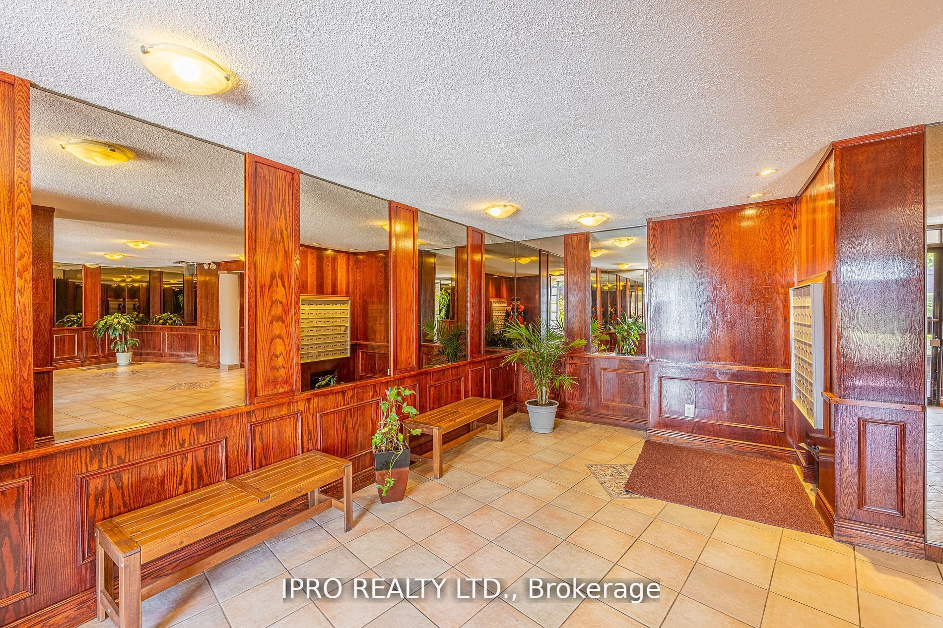 3145 Queen Frederica Dr, #1003