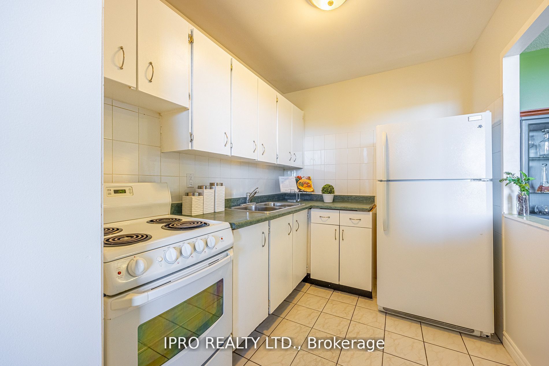 3145 Queen Frederica Dr, #1003