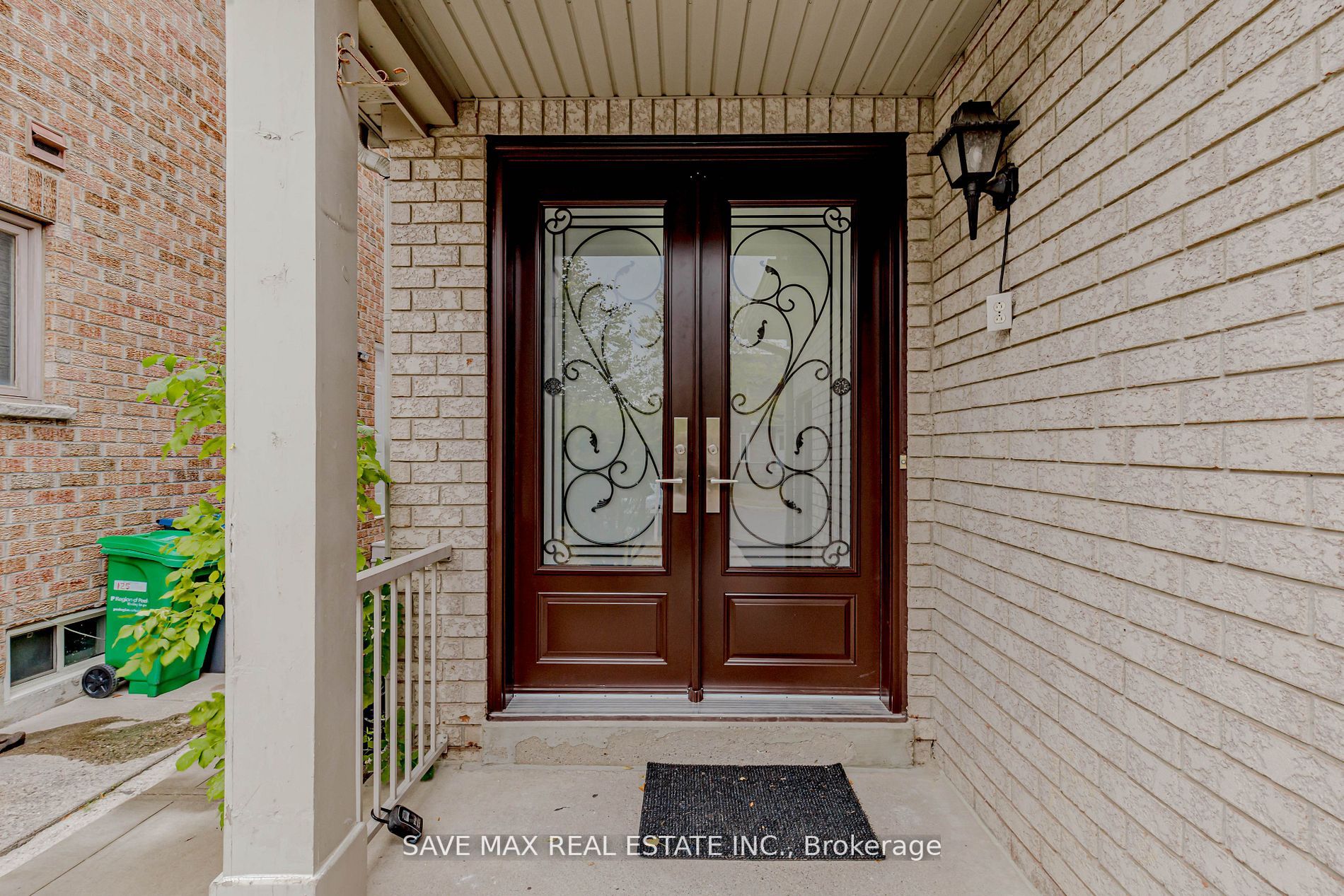 123 Morningmist St