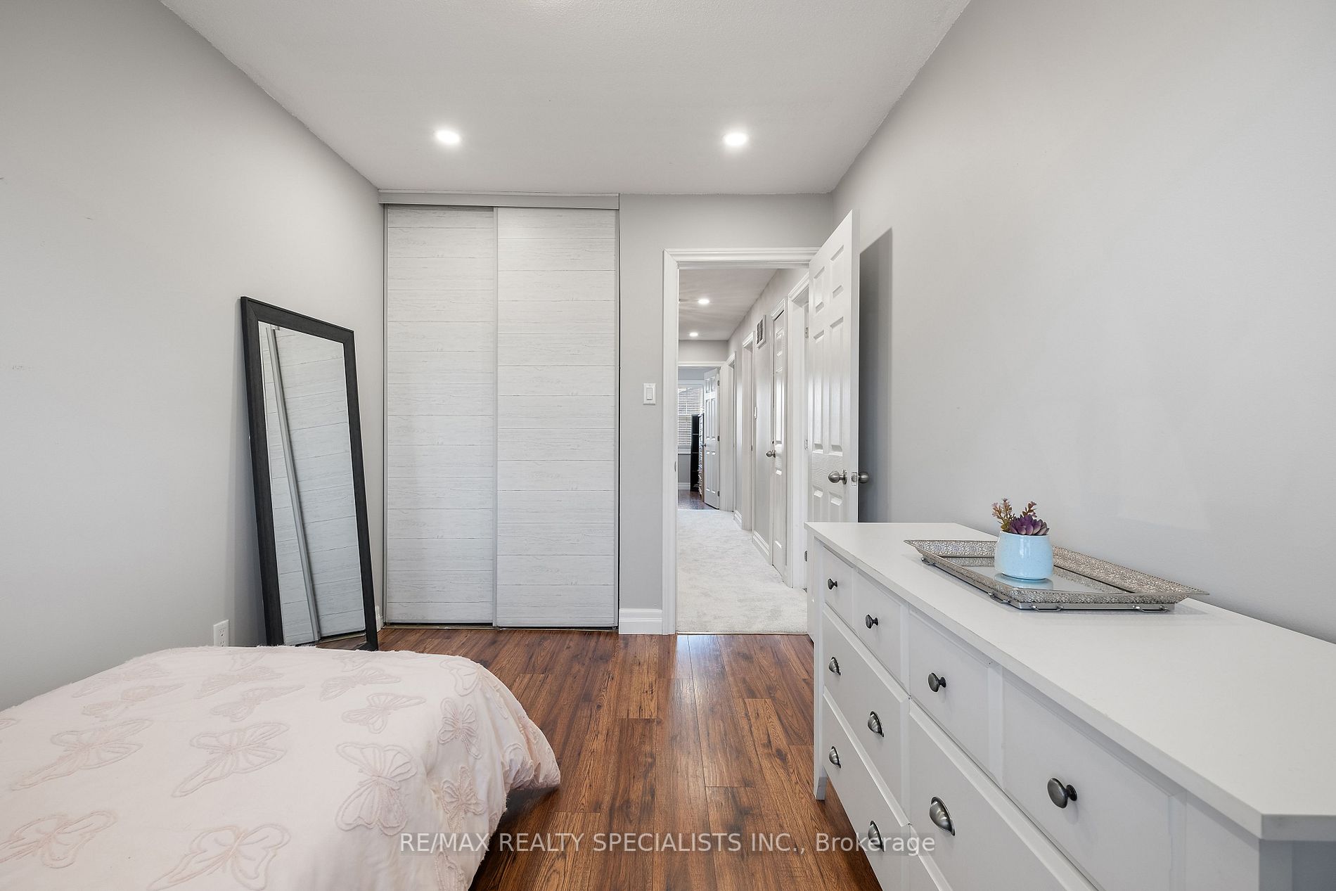 2120 Rathburn Rd E, #52