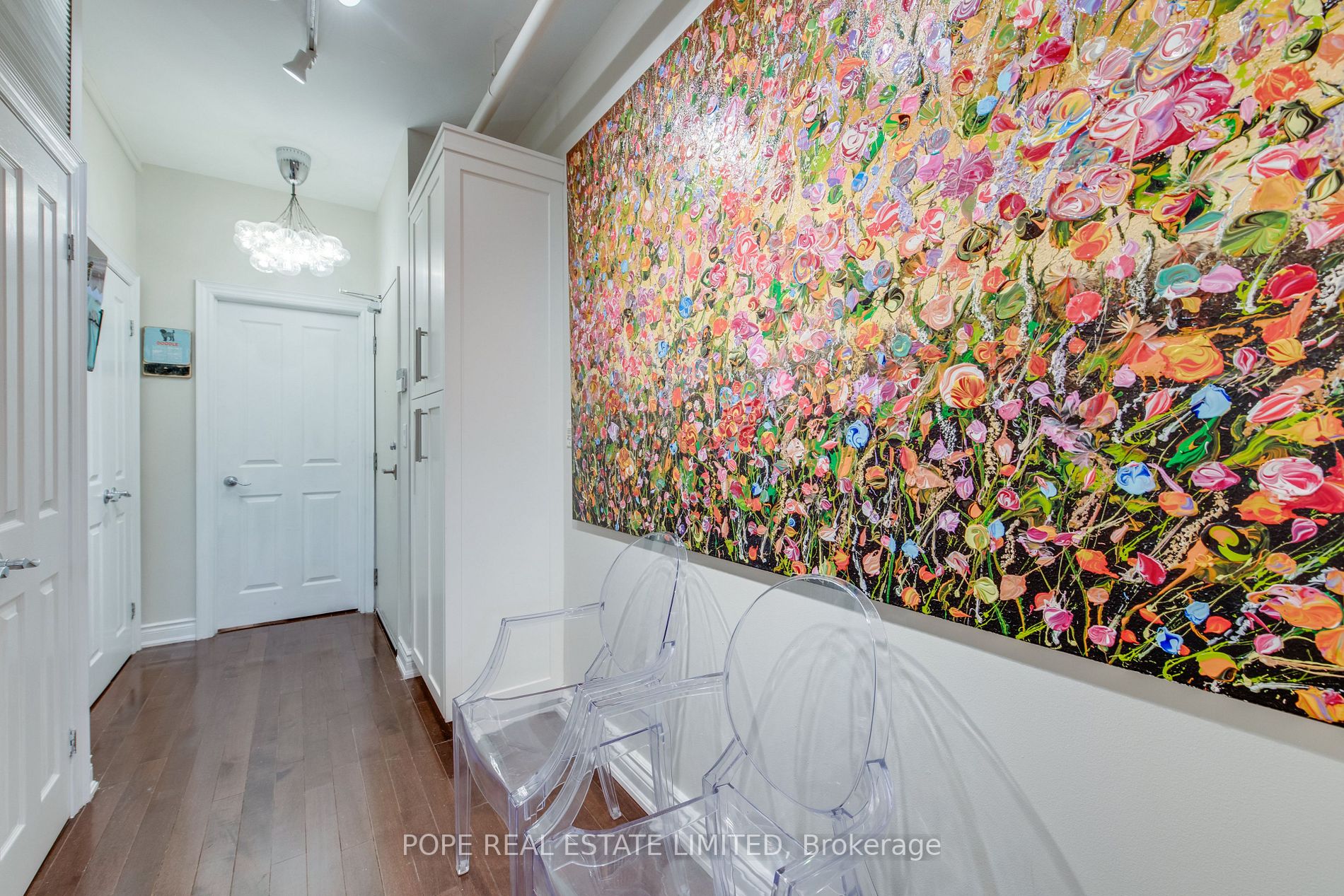 384 Sunnyside Ave, #202