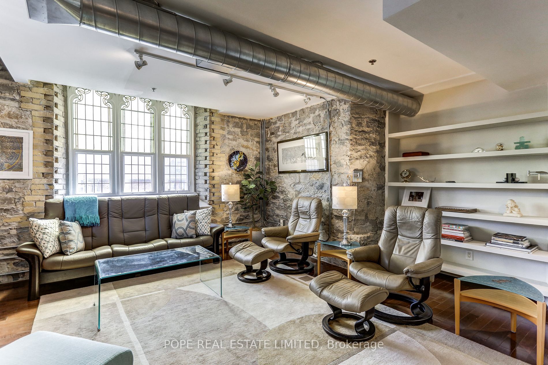 384 Sunnyside Ave, #202