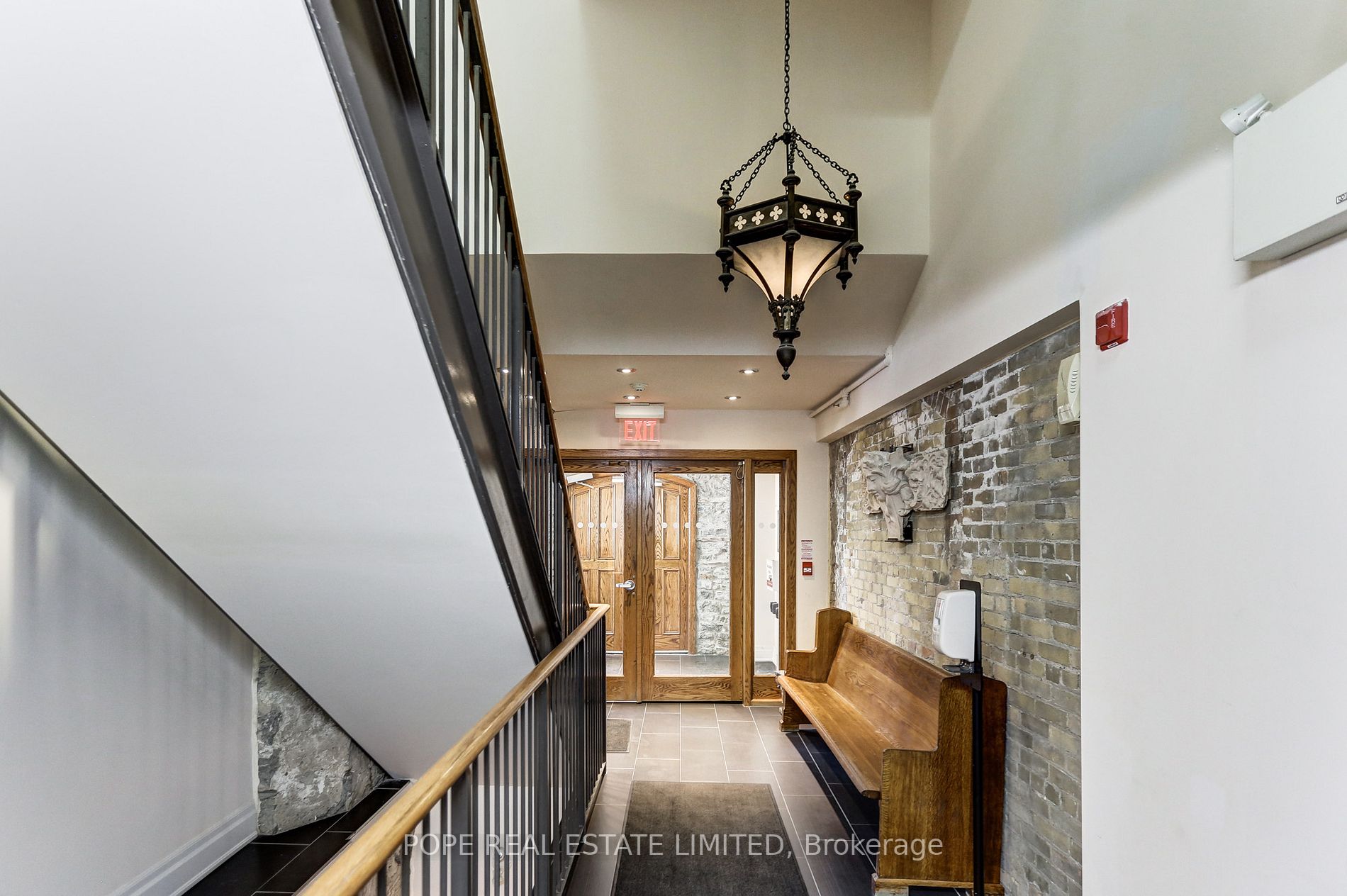 384 Sunnyside Ave, #202