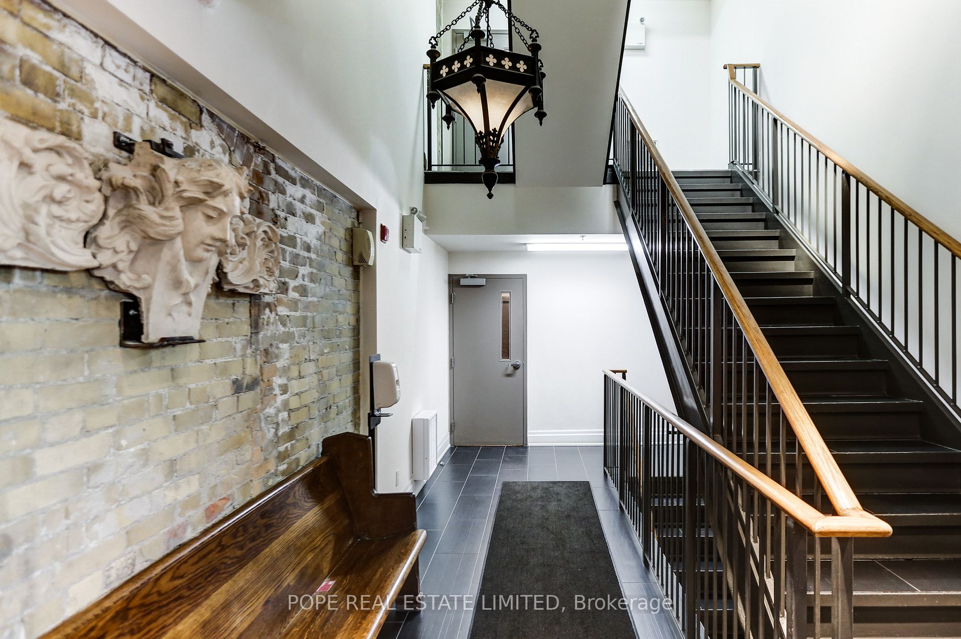 384 Sunnyside Ave, #202