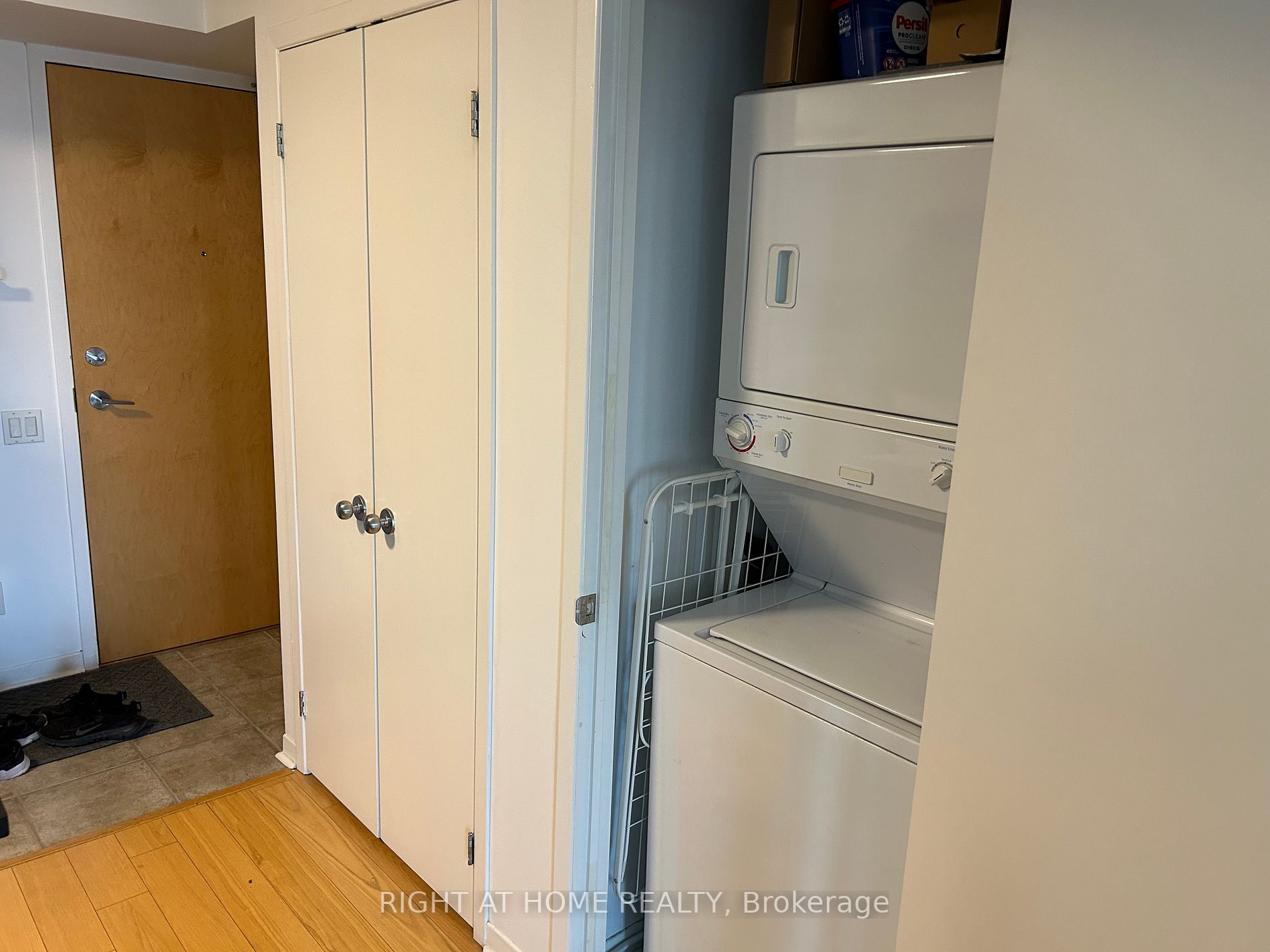 1050 The Queensway Ave, #808