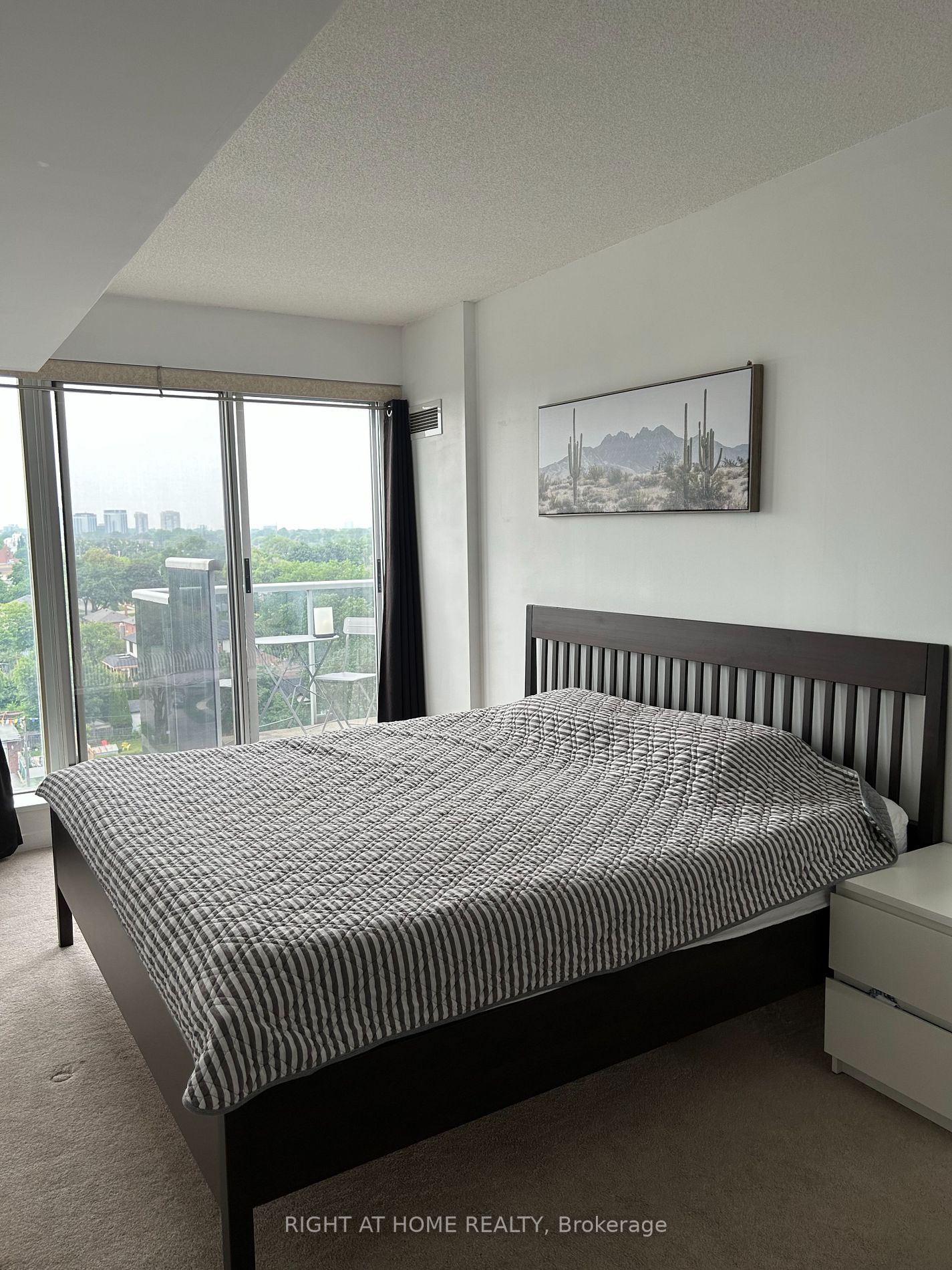 1050 The Queensway Ave, #808