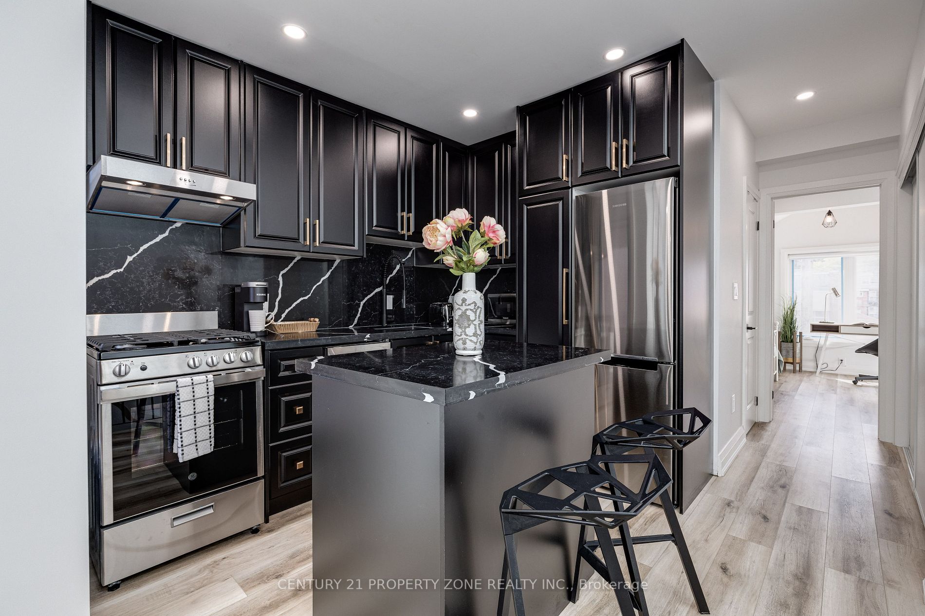 147 Lansdowne Ave