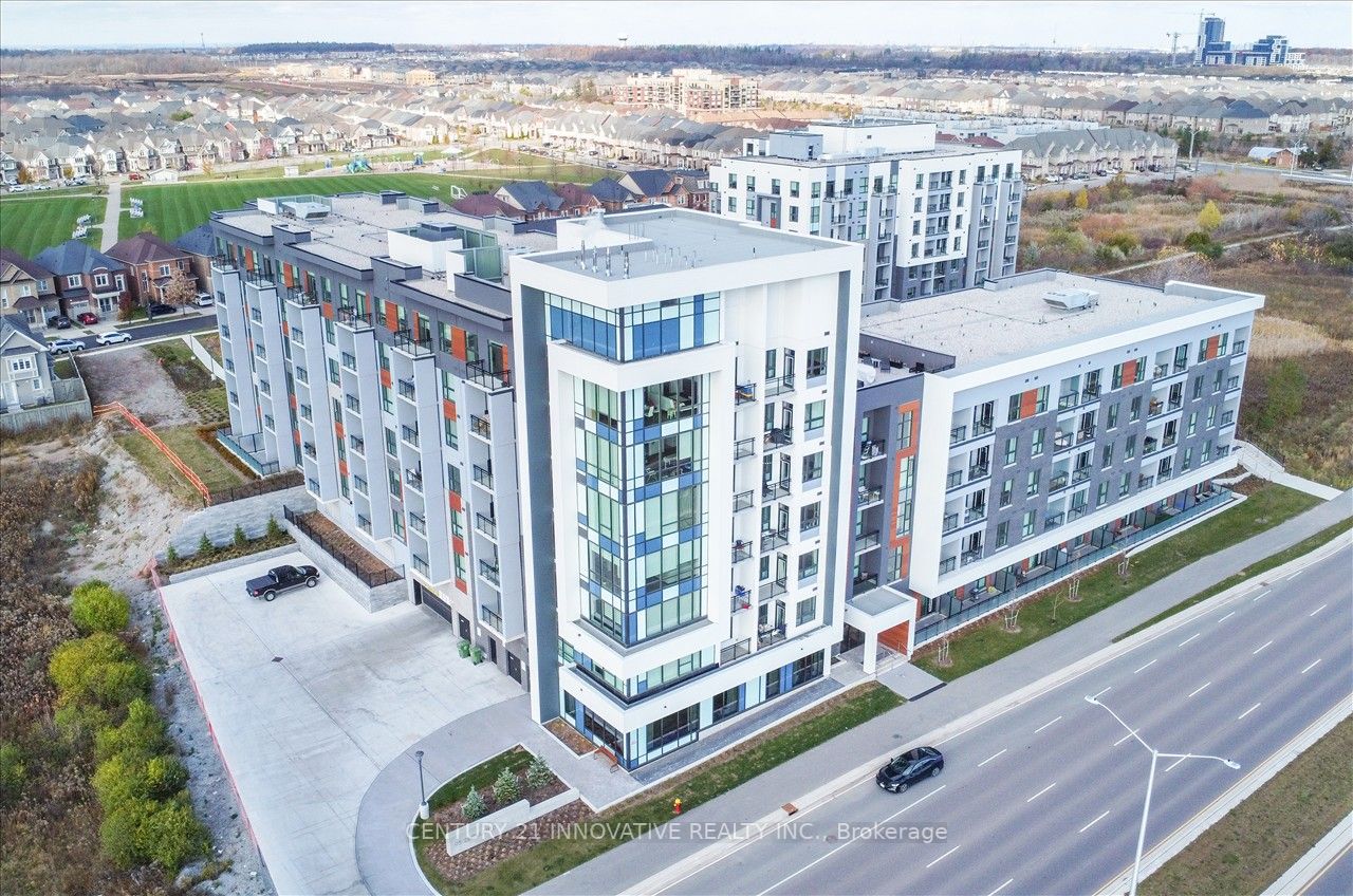95 Dundas St W, #422